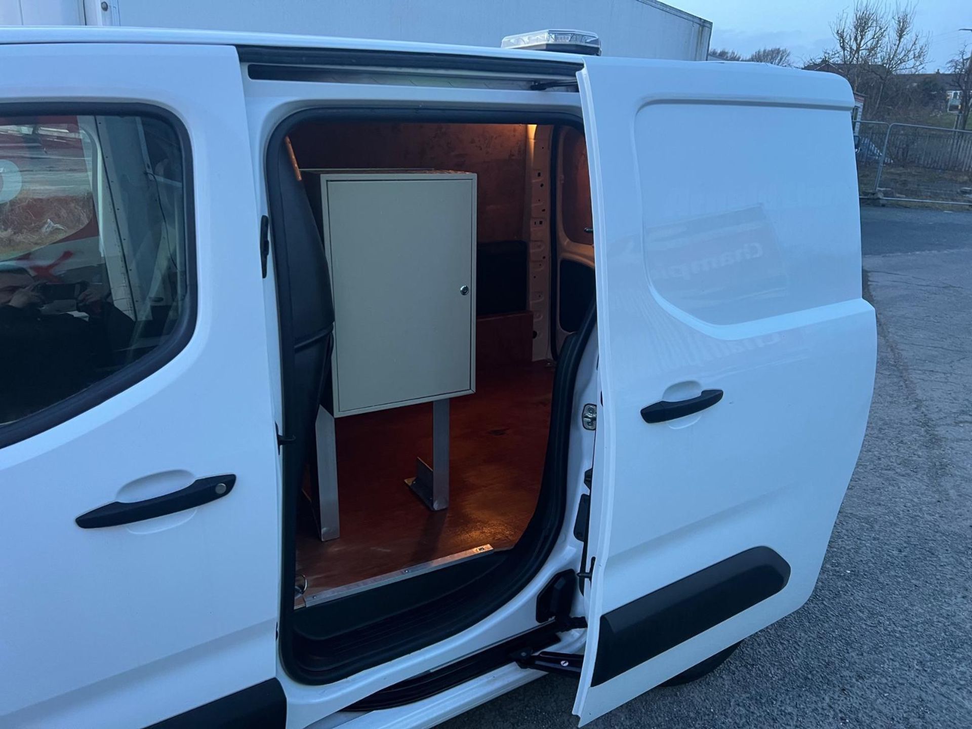 2021 CITROEN BERLINGO ENTERPRISE HDI VAN - COMPACT AND FEATURE-PACKED - Image 5 of 15