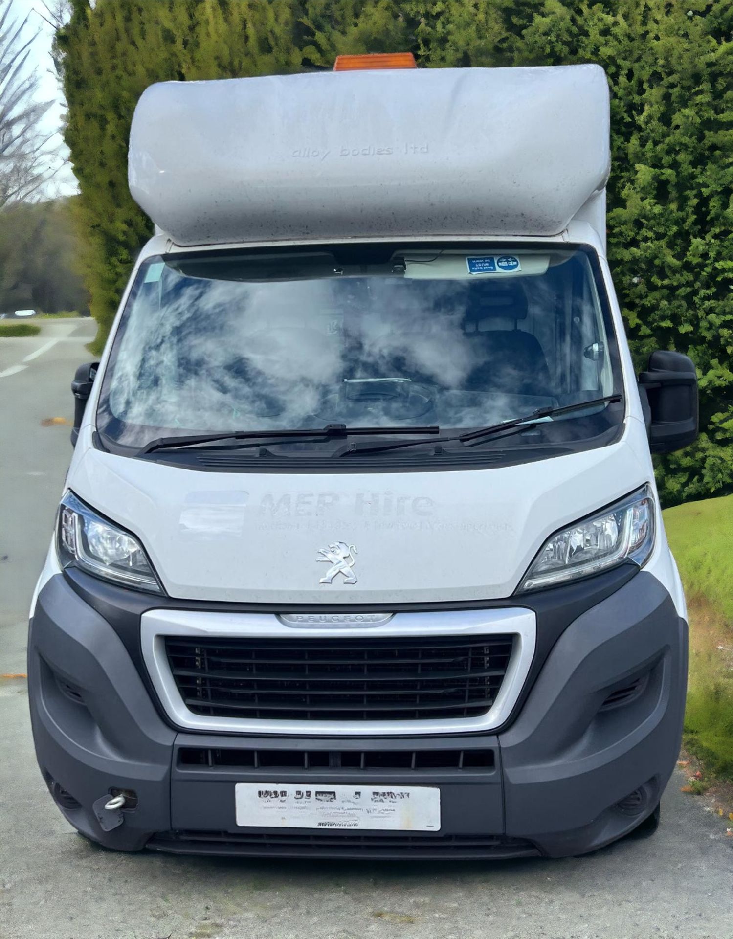 2017 PEUGEOT BOXER LWB LOW LOADER BOX WITH LARGE TAIL LIFT **SPARES OR REPAIRS** - Image 3 of 9