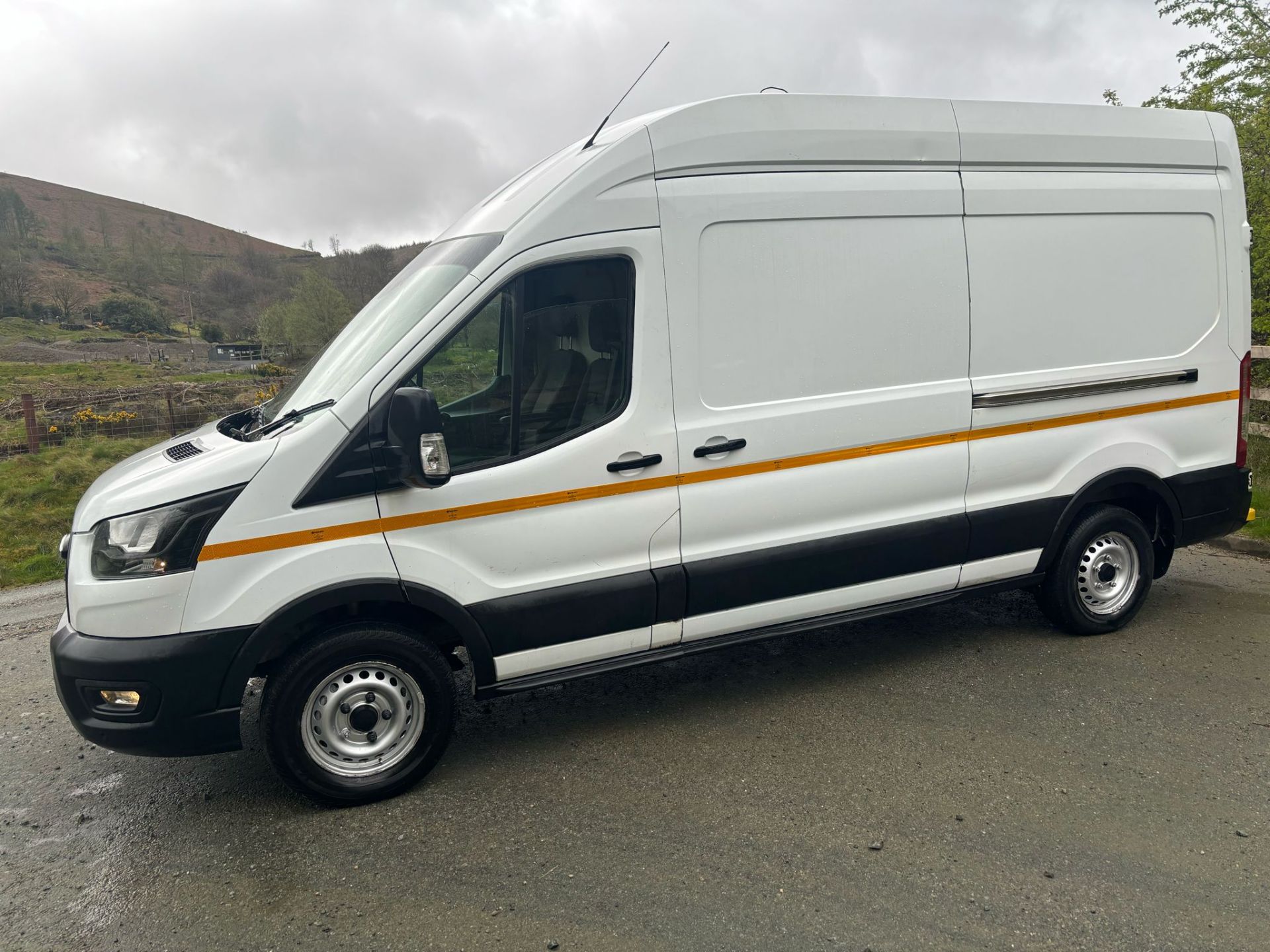 >>>SPECIAL CLEARANCE<<< ONLY 88K MILES, FORD TRANSIT VAN T350 REAR WHEEL DRIVE AVAILABLE NOW! - Image 2 of 15