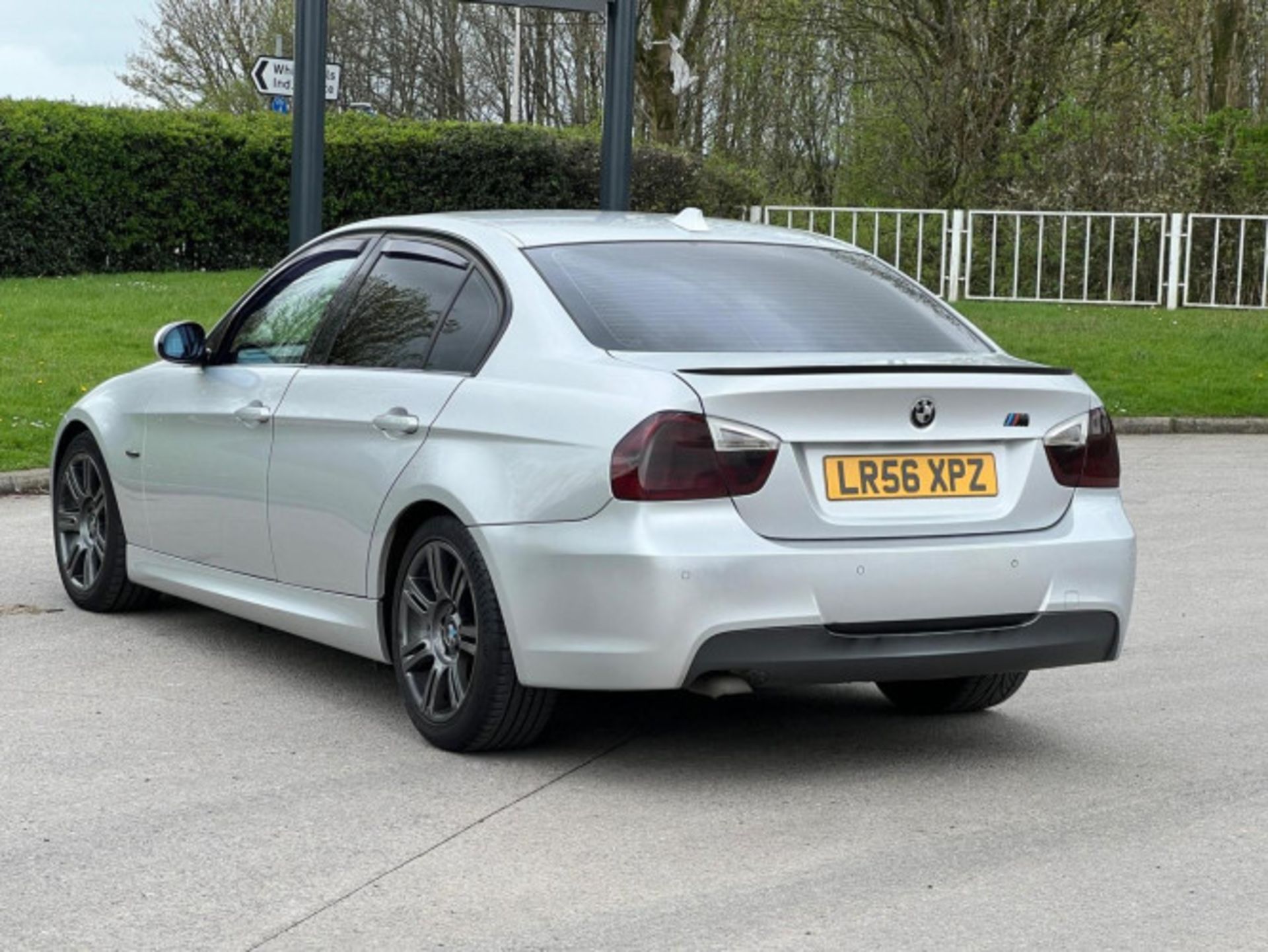 LUXURIOUS PERFORMANCE: 2006 BMW 3 SERIES 2.0 320D M SPORT AUTOMATIC >>--NO VAT ON HAMMER--<< - Bild 4 aus 98
