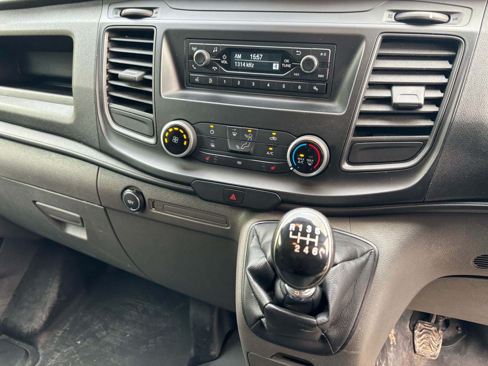 EFFICIENCY AND COMFORT COMBINED: 2019 FORD TRANSIT PANEL VAN T300 LWB WITH AIR CON! - Image 11 of 15
