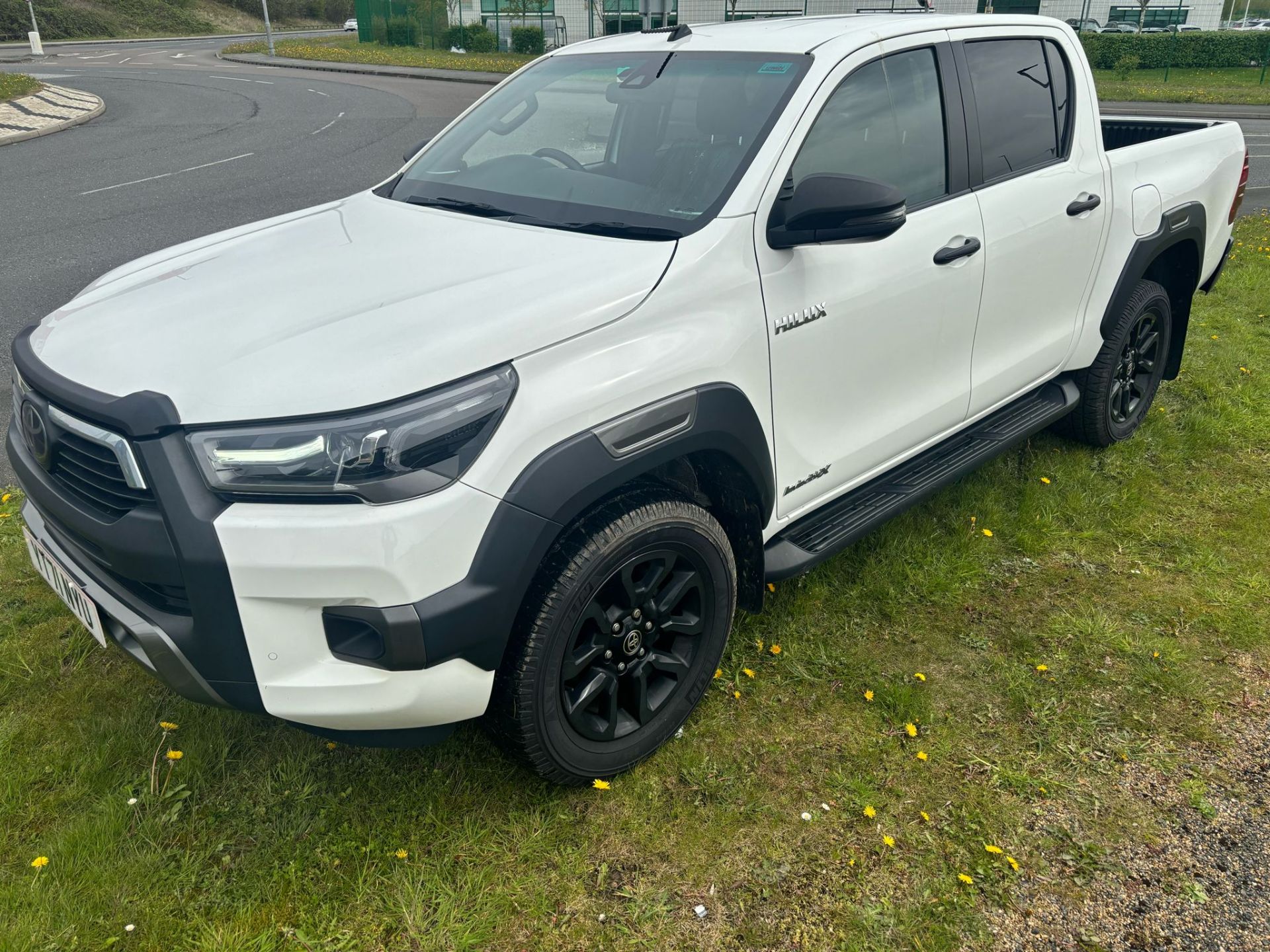 >>>SPECIAL CLEARANCE<<< TOYOTA 2022 HILUX INVINCIBLE X **ONLY 23K MILES - Image 12 of 14