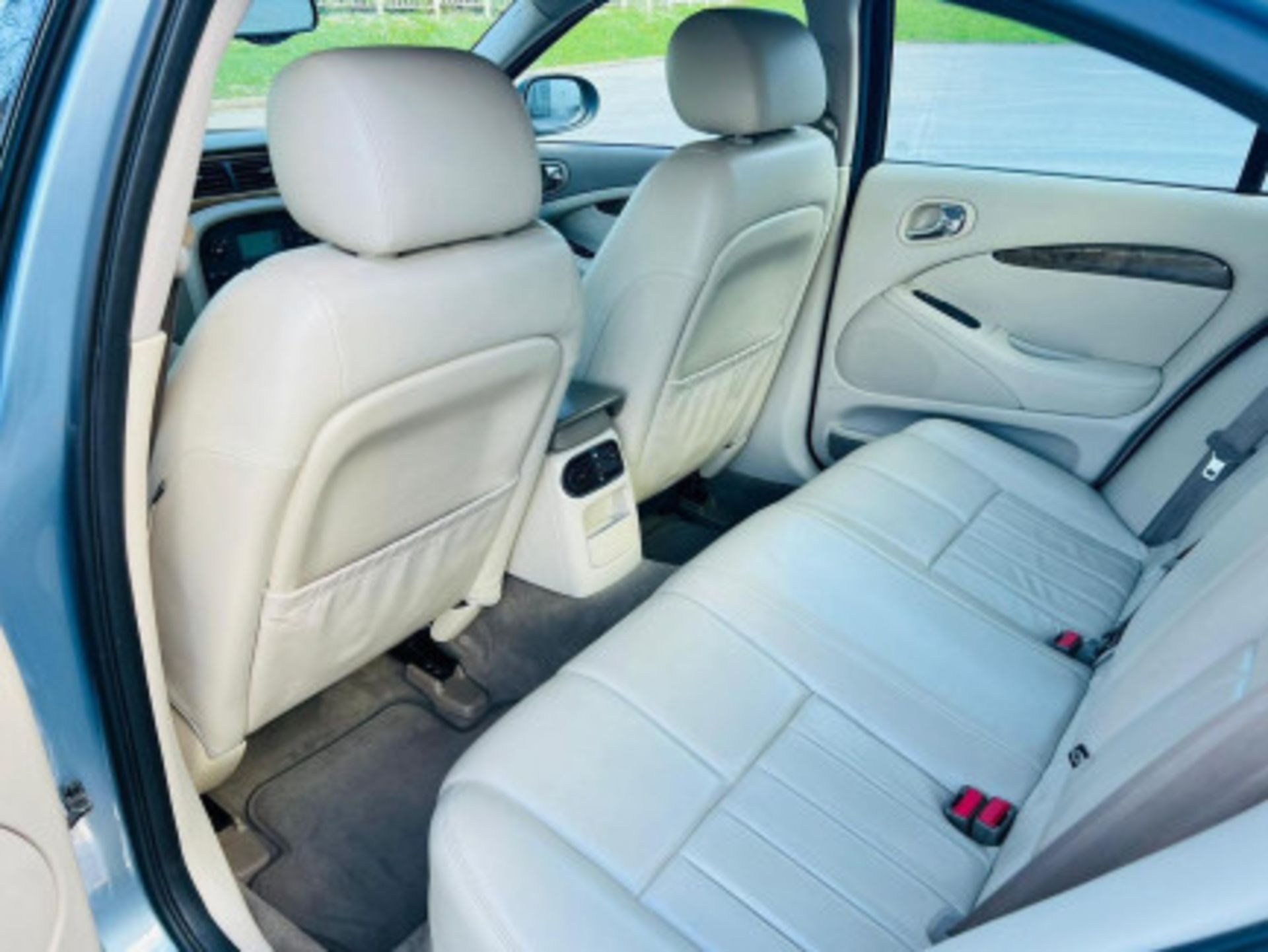 LUXURY AND PERFORMANCE: 2003 JAGUAR S-TYPE 3.0 V6 SE AUTO >>--NO VAT ON HAMMER--<< - Image 14 of 102