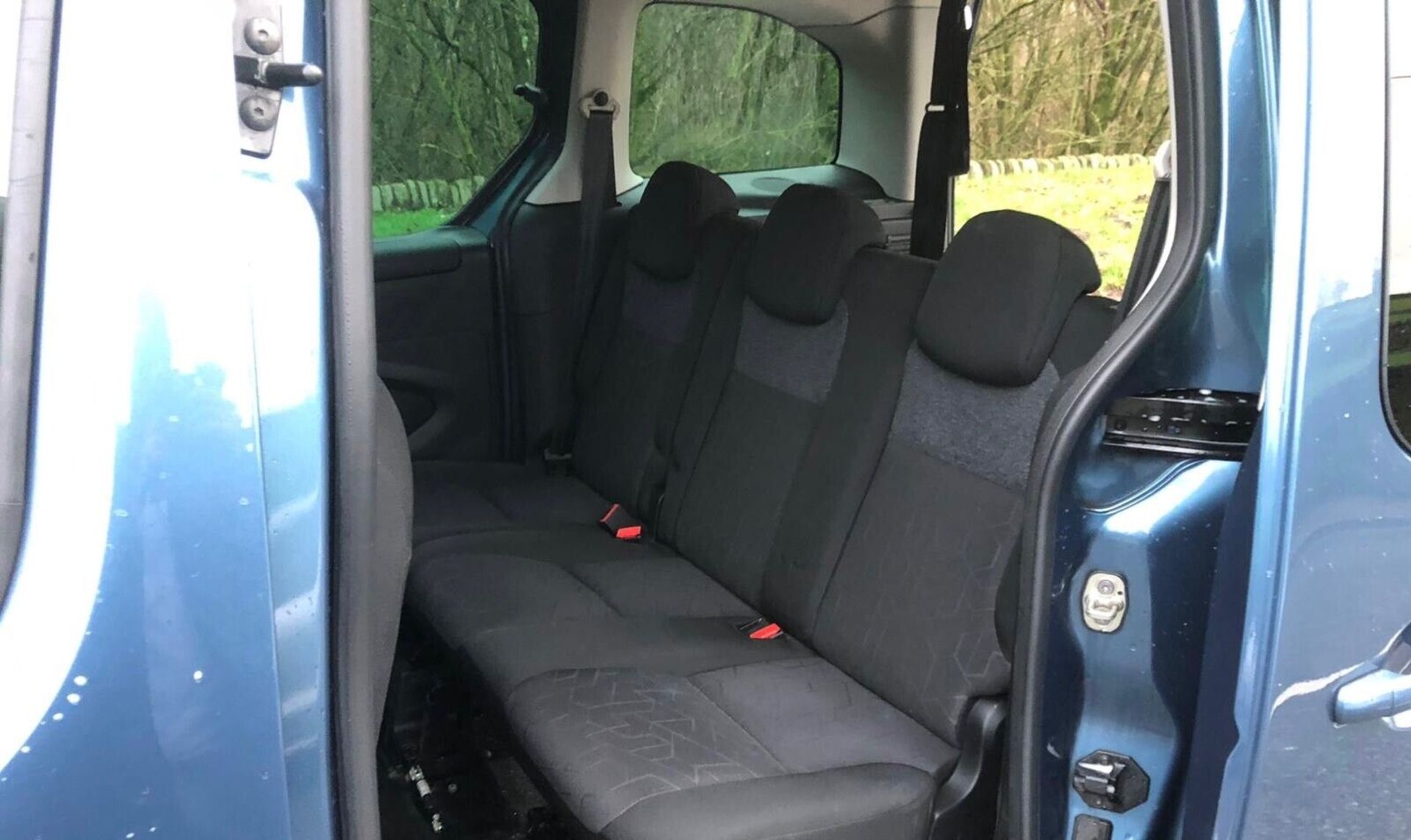EXCEPTIONAL 2018/18 PEUGEOT PARTNER ACTIVE WHEELCHAIR ACCESSIBLE VEHICLE >>--NO VAT ON HAMMER--<< - Image 10 of 14