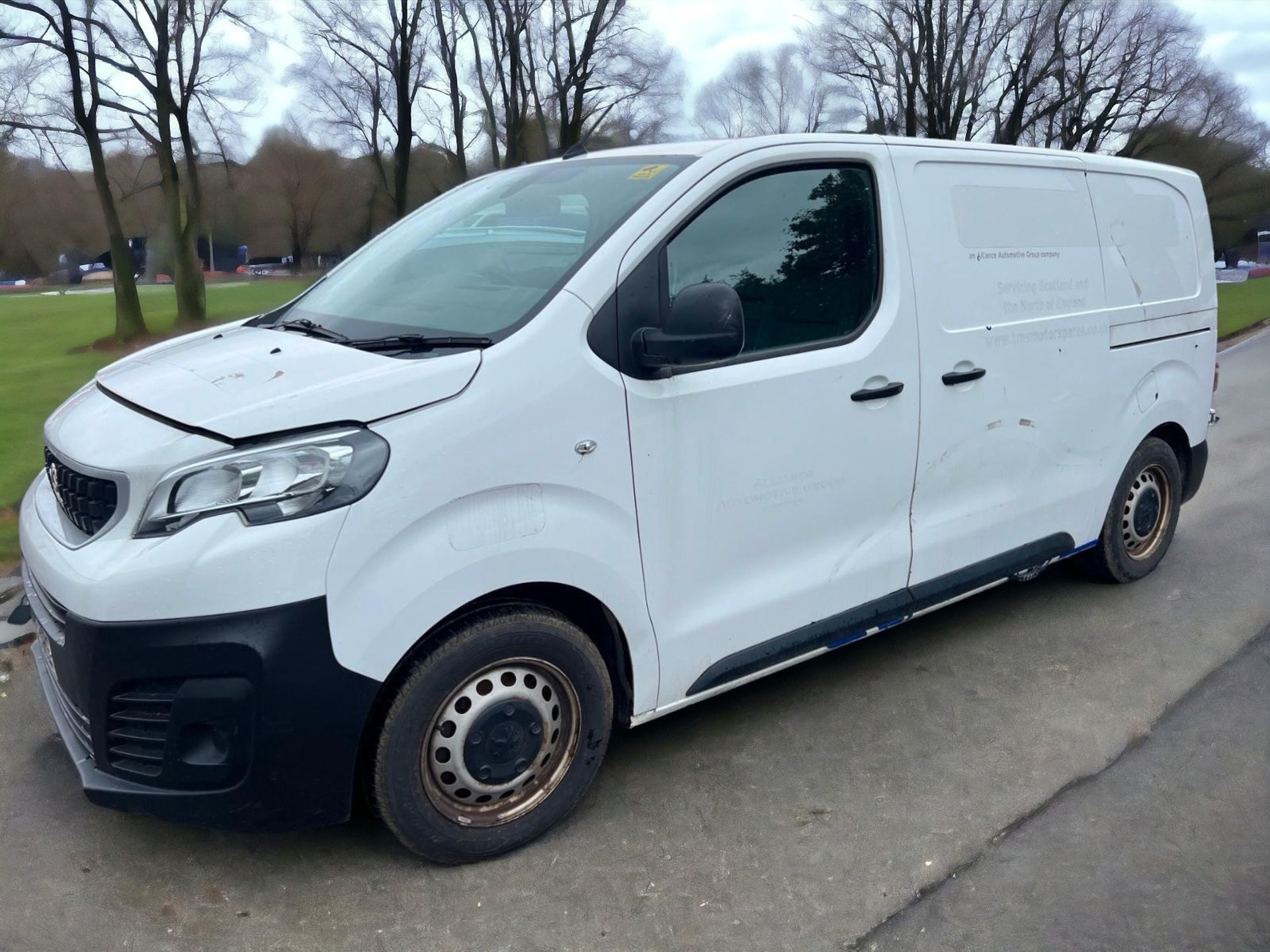 2019 PEUGEOT EXPERT PROFESSIONAL - SPACIOUS AND FEATURE-RICH FLEET VAN **SPARES OR REPAIRS**