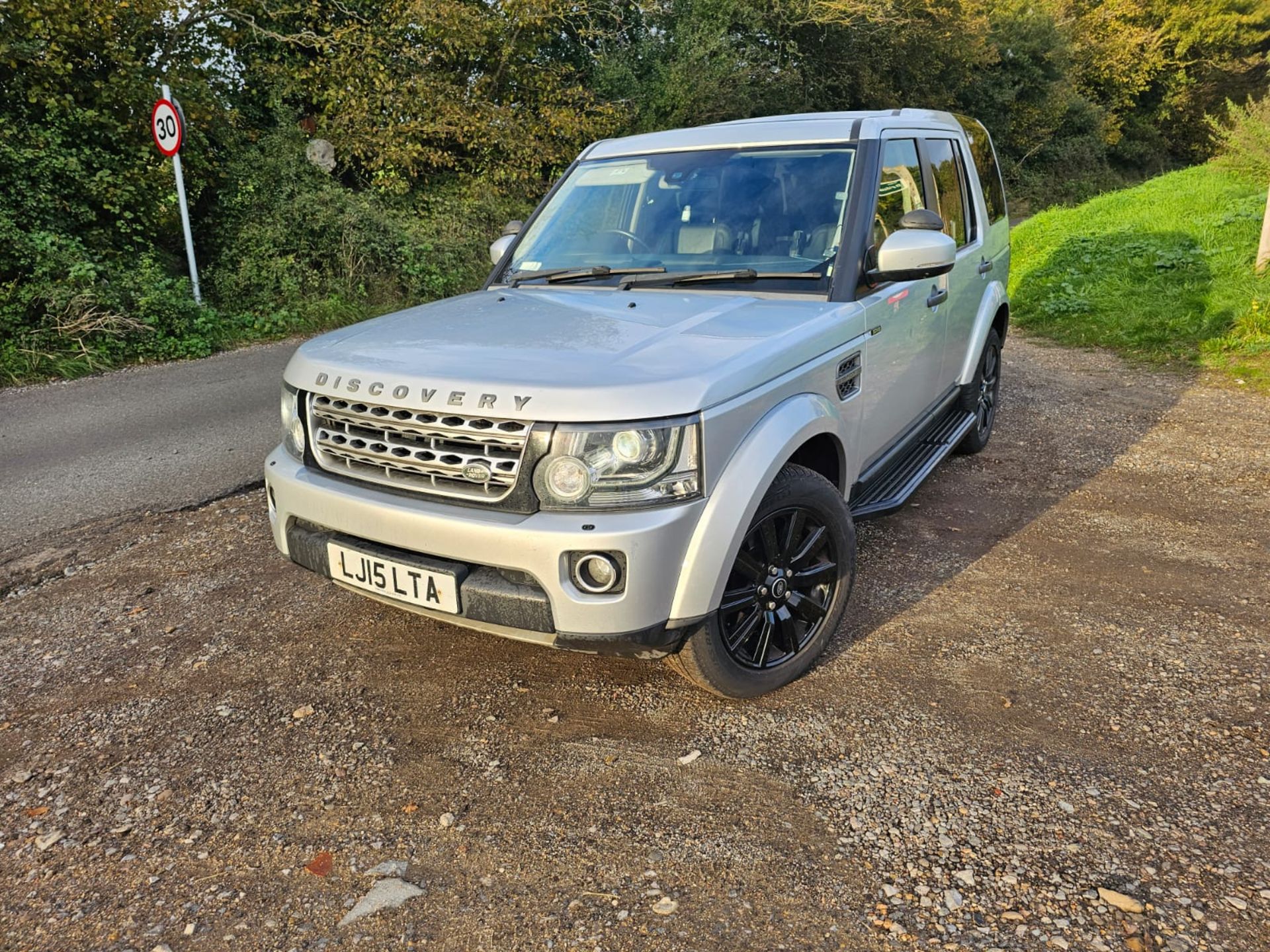 2015 LAND ROVER DISCOVERY SE - Image 2 of 8