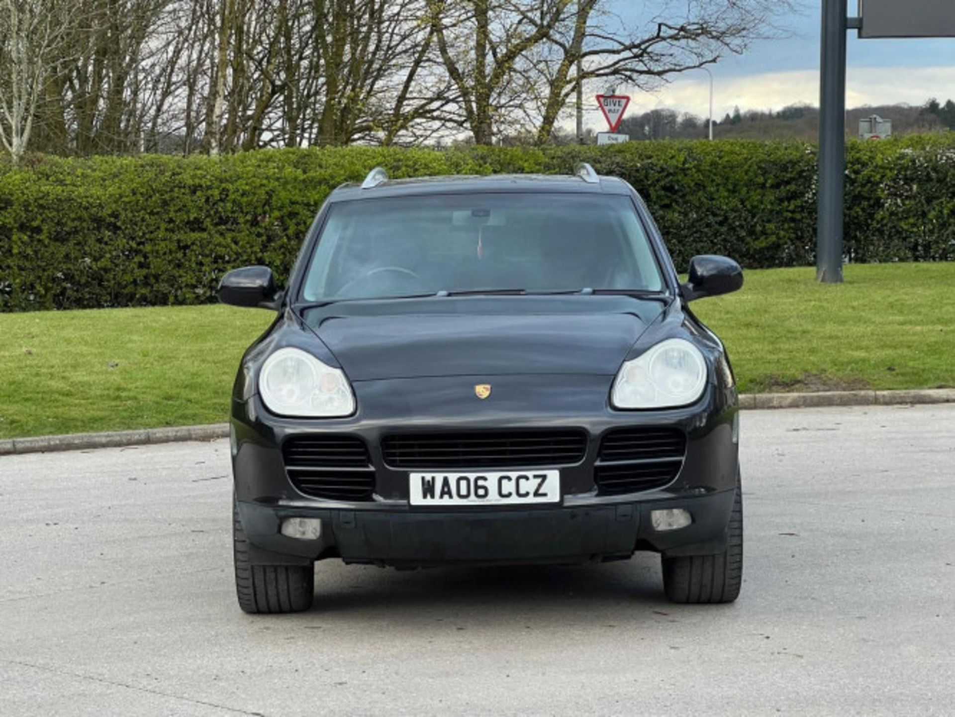 RARE 2006 PORSCHE CAYENNE 4.5 TURBO S AWD >>--NO VAT ON HAMMER--<< - Image 11 of 127