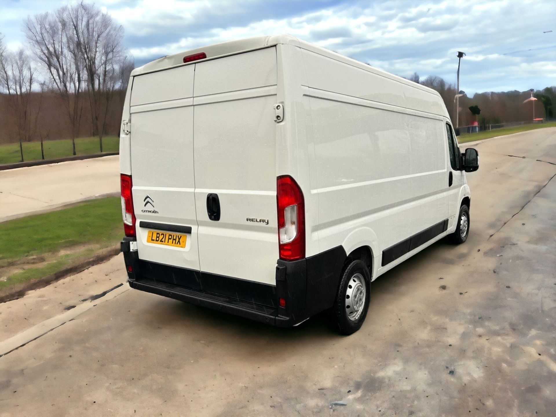 2021-21 REG CITROEN RELAY 35 L3H2 BHDI -HPI CLEAR - READY FOR WORK! - Image 4 of 13