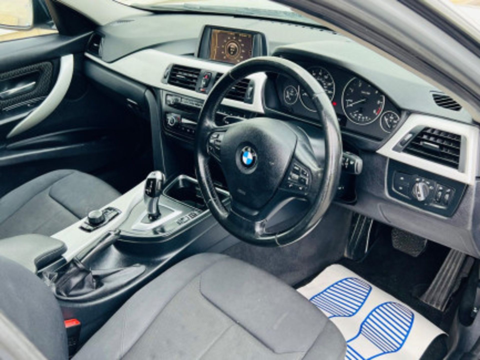 BMW 3 SERIES 2.0 DIESEL ED START STOP - A WELL-MAINTAINED GEM >>--NO VAT ON HAMMER--<< - Bild 45 aus 229