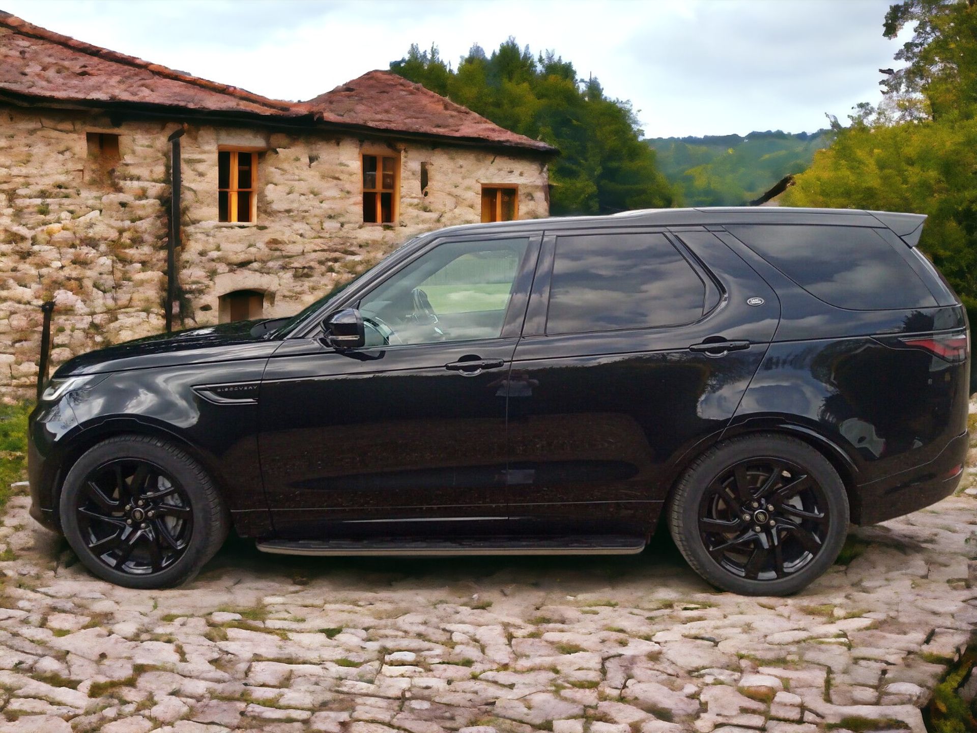 2022 LAND ROVER DISCOVERY R DYNAMIC HSE - RARE REAR SEAT CONVERSION - IMMACULATE CONDITION! - Image 9 of 18