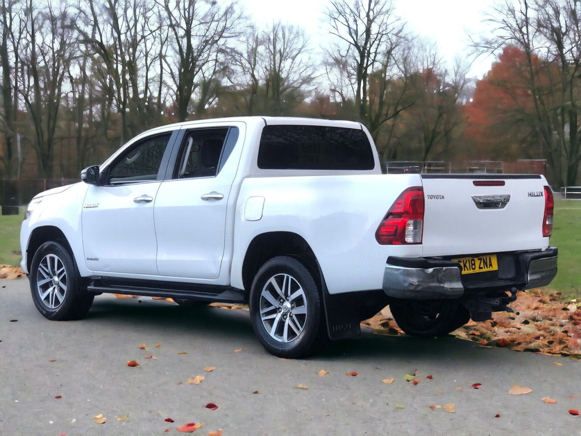 2018/18 TOYOTA HILUX 2.4 INVINCIBLE DOUBLE CAB OFF-ROAD VEHICLE >>--NO VAT ON HAMMER--<< - Image 8 of 15