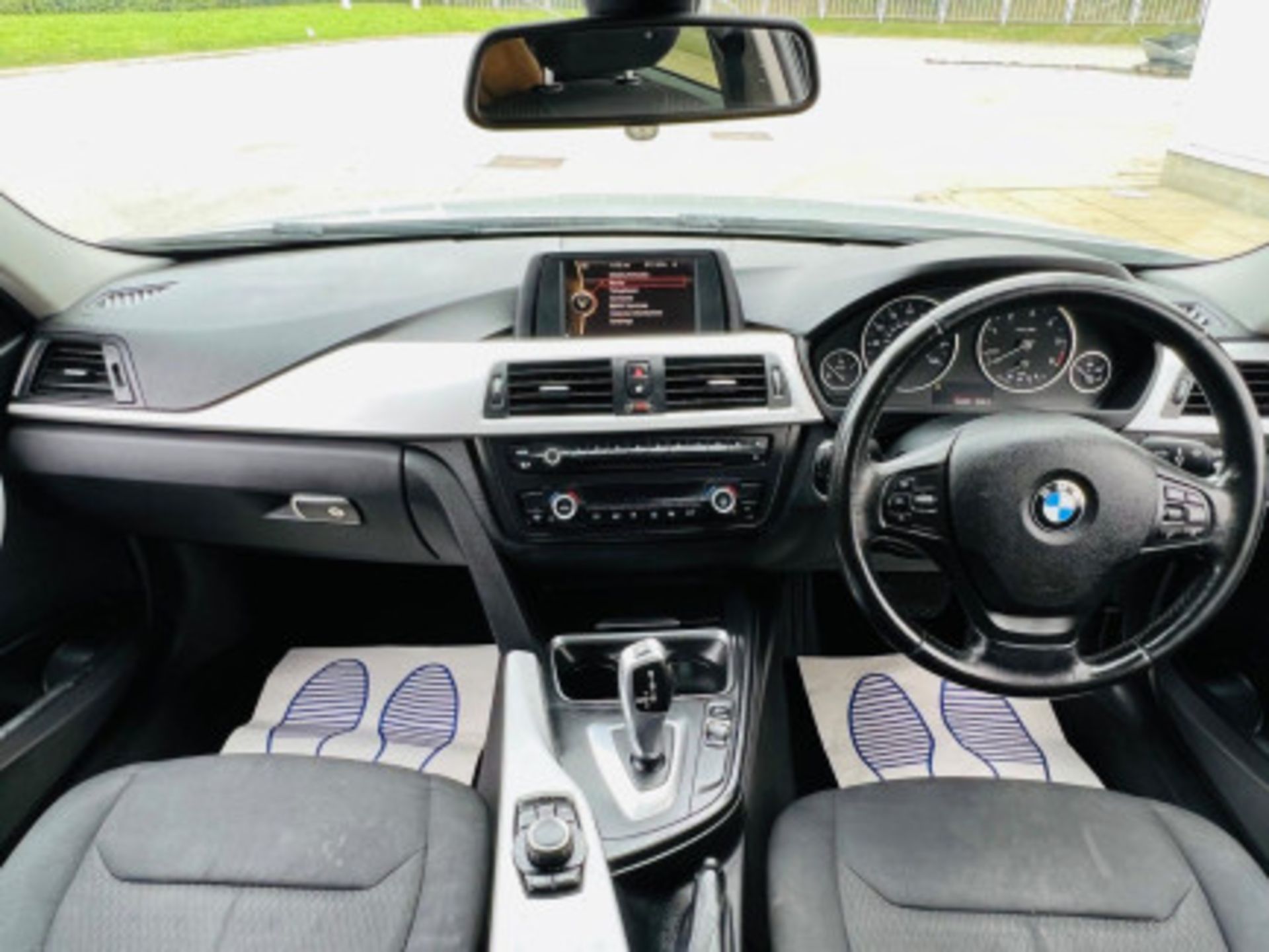 BMW 3 SERIES 2.0 DIESEL ED START STOP - A WELL-MAINTAINED GEM >>--NO VAT ON HAMMER--<< - Image 44 of 229