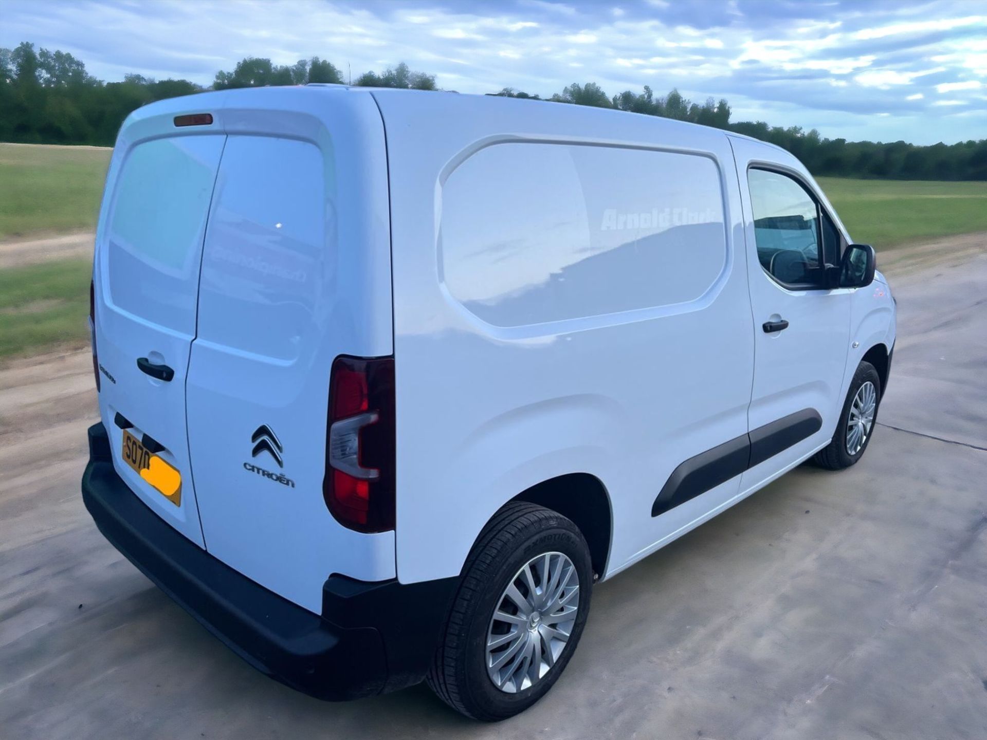 2021 CITROEN BERLINGO ENTERPRISE HDI VAN - COMPACT AND FEATURE-PACKED - Image 2 of 15