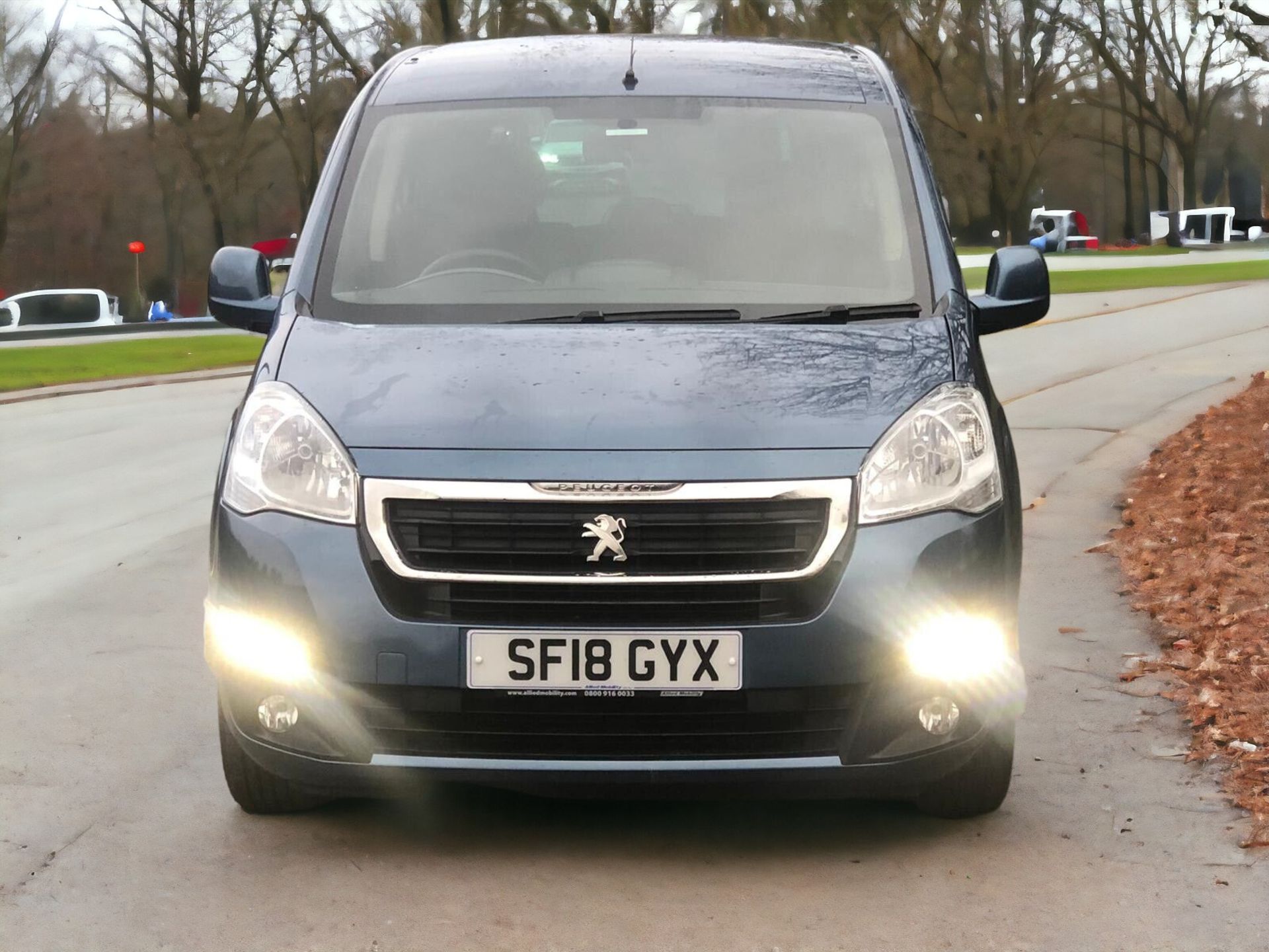 EXCEPTIONAL 2018/18 PEUGEOT PARTNER ACTIVE WHEELCHAIR ACCESSIBLE VEHICLE >>--NO VAT ON HAMMER--<< - Image 4 of 14
