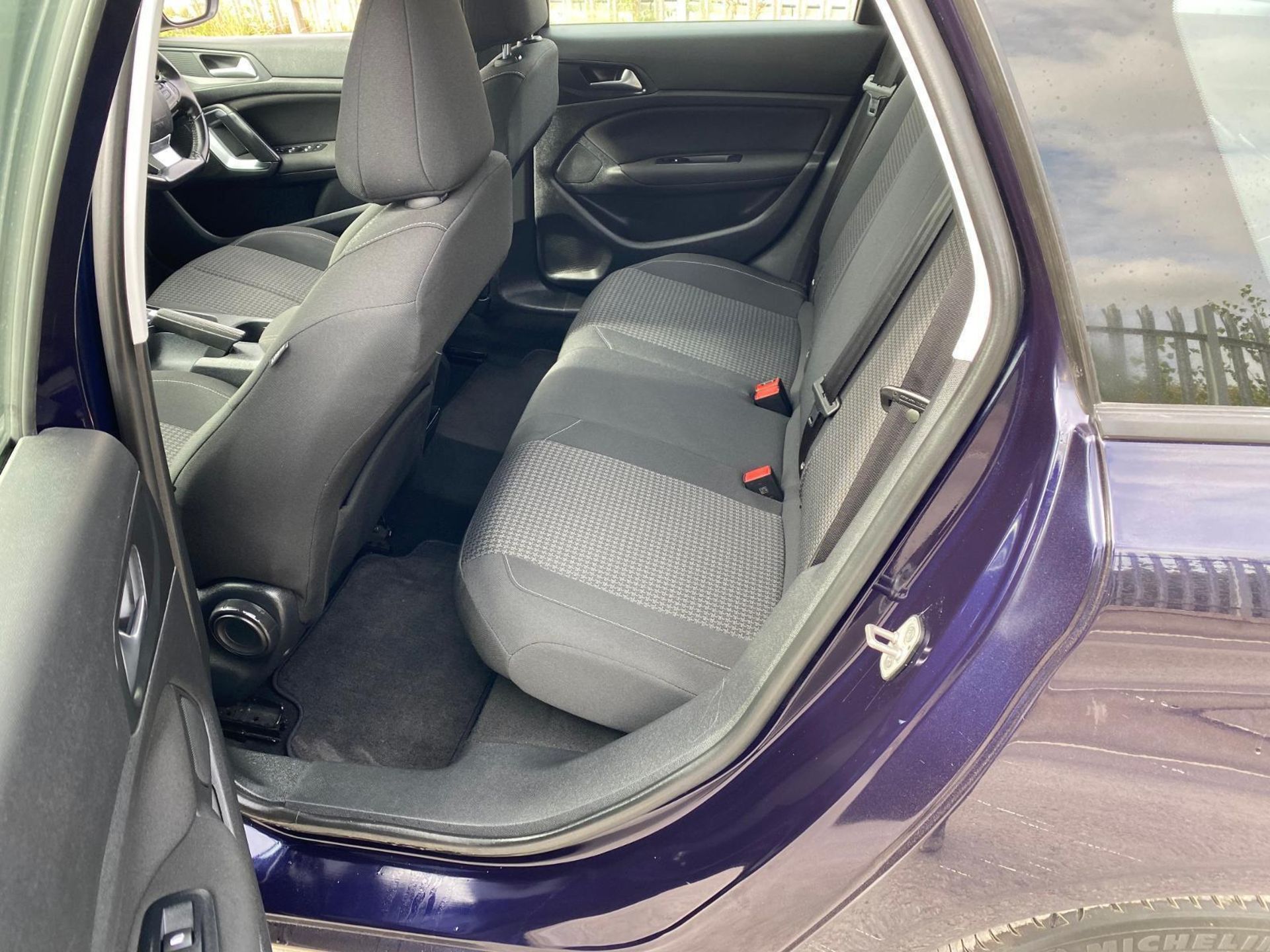 >>--NO VAT ON HAMMER--<< 2019 PEUGEOT 308 1.5 BLUE HDI S/S SW ACTIVE ESTATE EURO 6(ONLY 81K MILEAS) - Image 13 of 15
