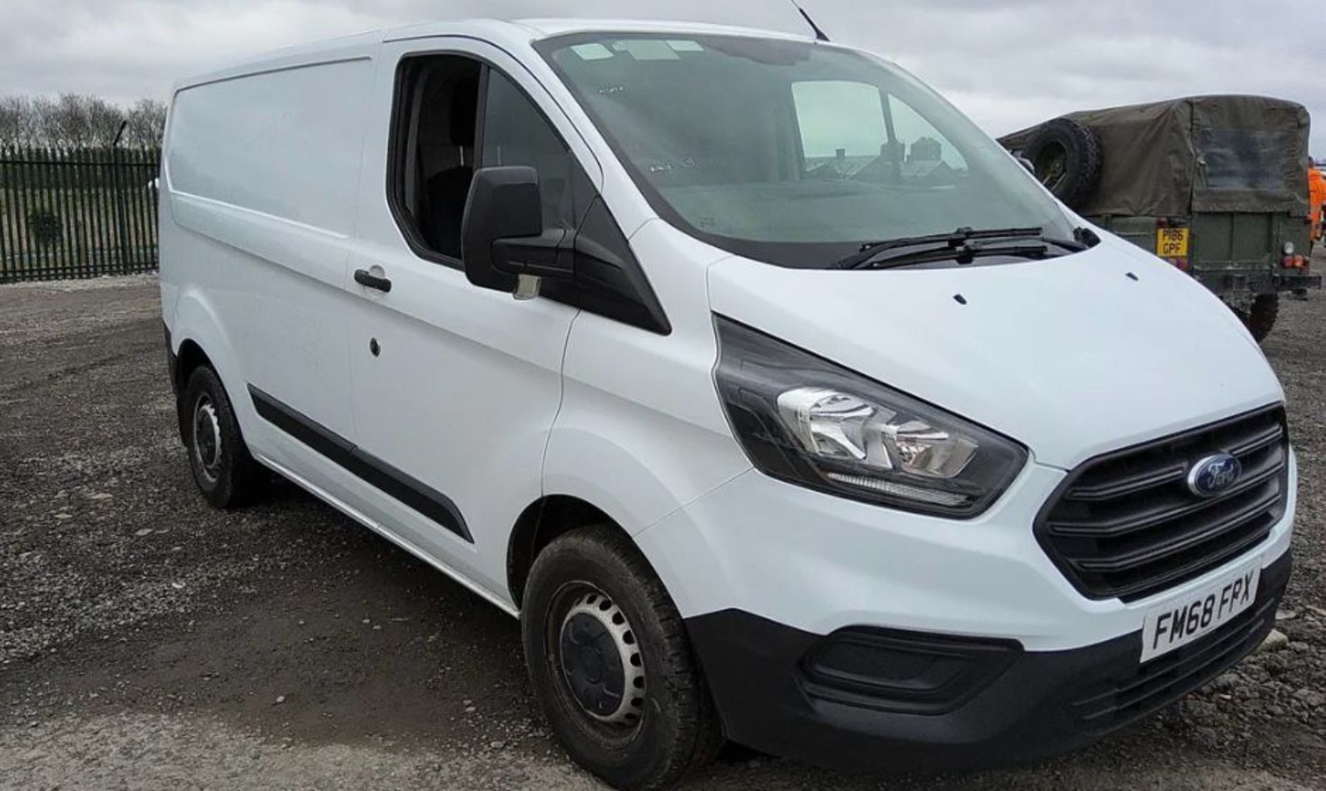 2019 FORD TRANSIT VAN T300 – YOUR RELIABLE WORK PARTNER! - Image 3 of 7