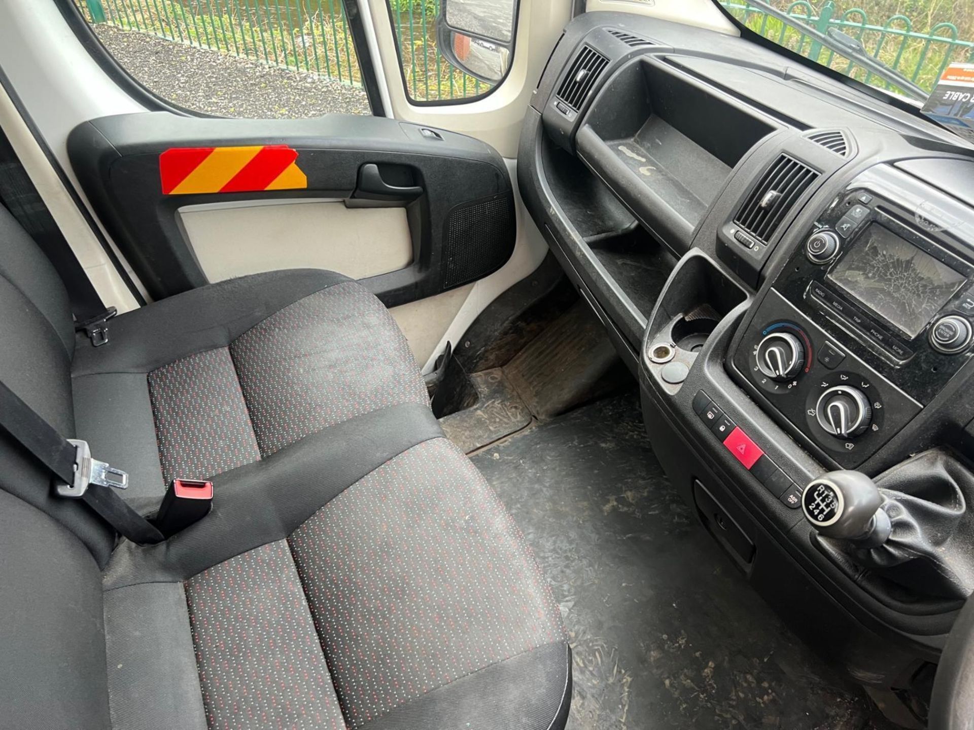 **SPARES OR REPAIRS** 2017 CITROEN RELAY ENTERPRISE TIPPER - VERSATILE AND RELIABLE WORKHORSE - Image 12 of 15