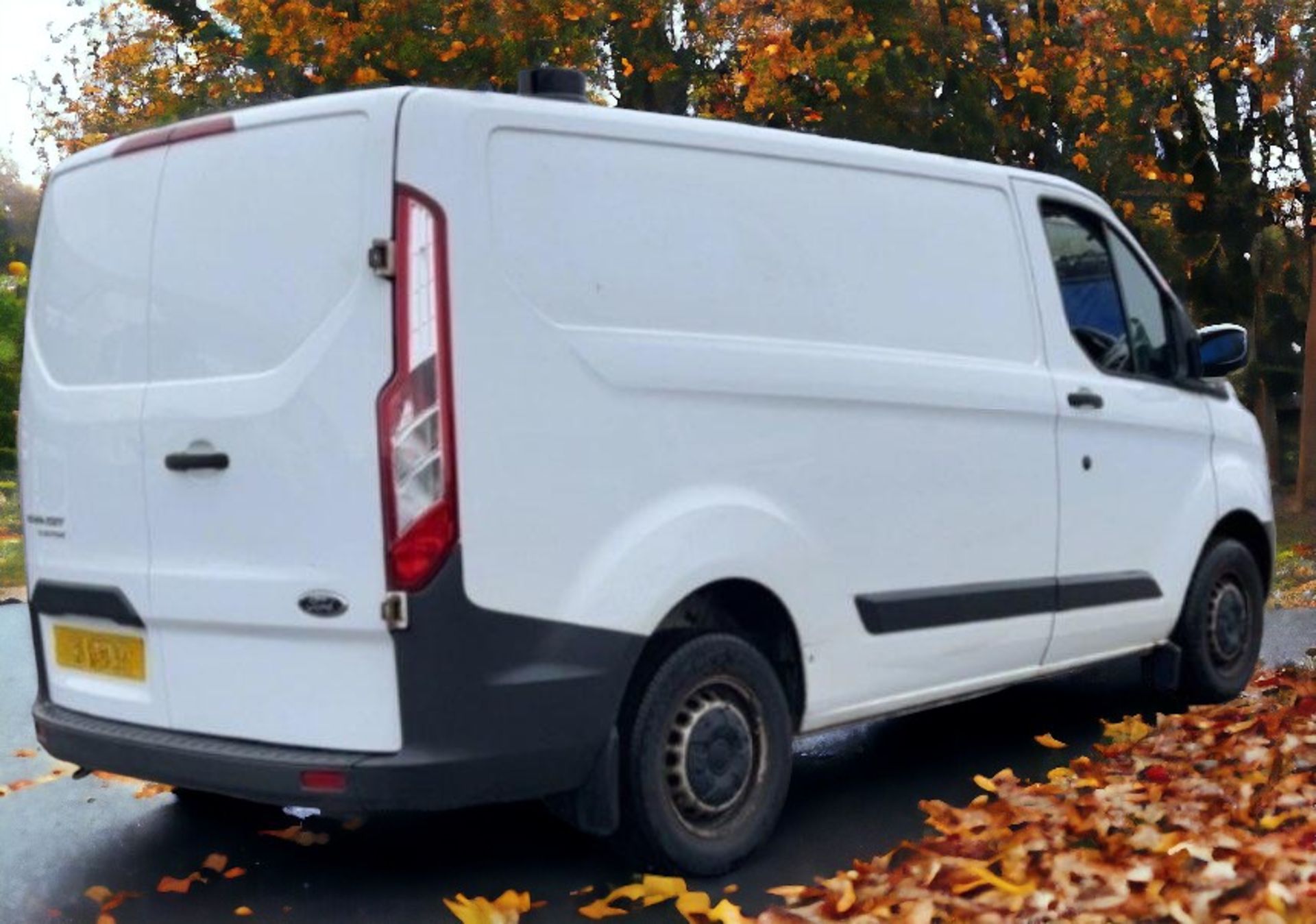 2015 FORD TRANSIT CUSTOM PANEL VAN - RELIABLE AND EFFICIENT WORKHORSE - Image 7 of 17