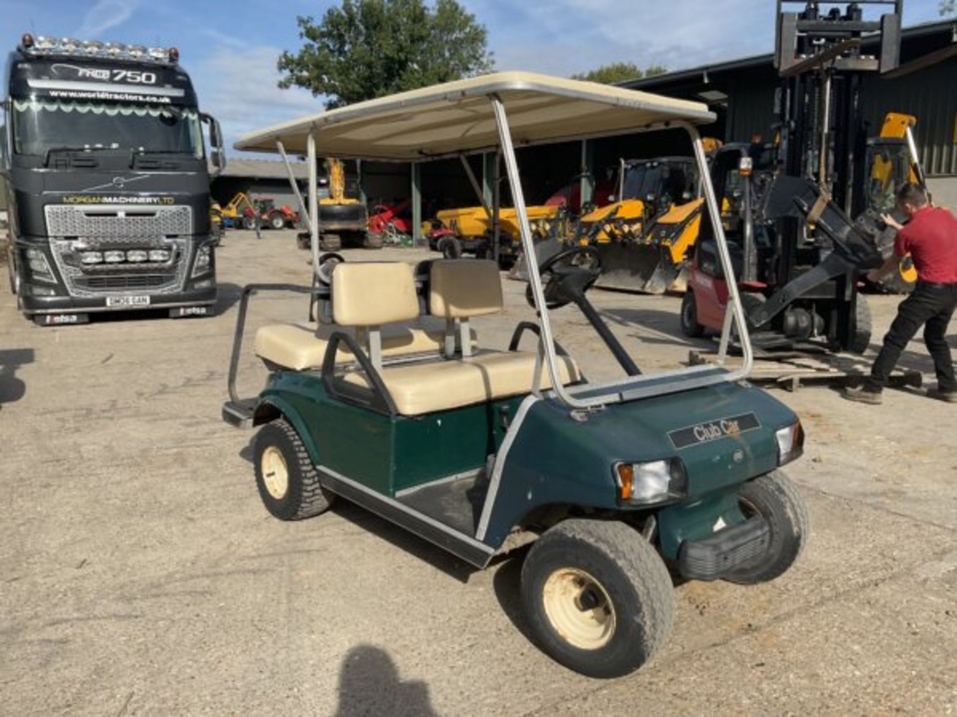 CLUB CAR VILLAGER GOLF BUGGY. PETROL. WINDSHIELD. 4 PASSENGERS.