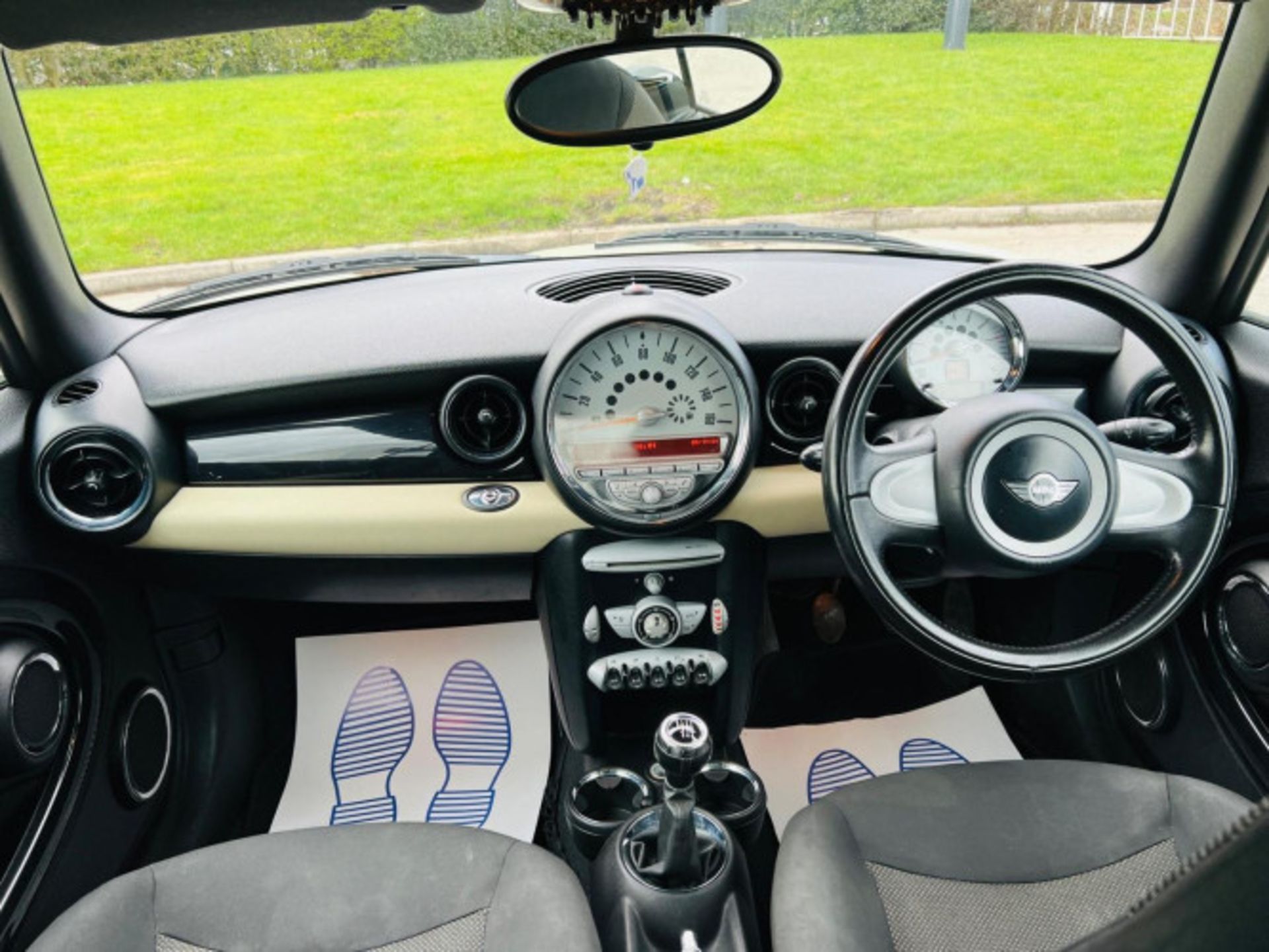 2010 MINI CONVERTIBLE ONE 1.6 - 92K MILES -WELL-MAINTAINED >--NO VAT ON HAMMER--<< - Bild 35 aus 80