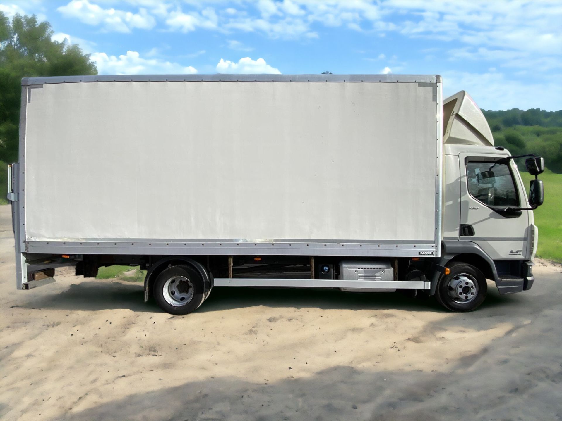 2016 DAF LF 21FT LUTON/BOX TRUCK WITH TAIL LIFT >>--NO VAT ON HAMMER--<< - Image 4 of 13