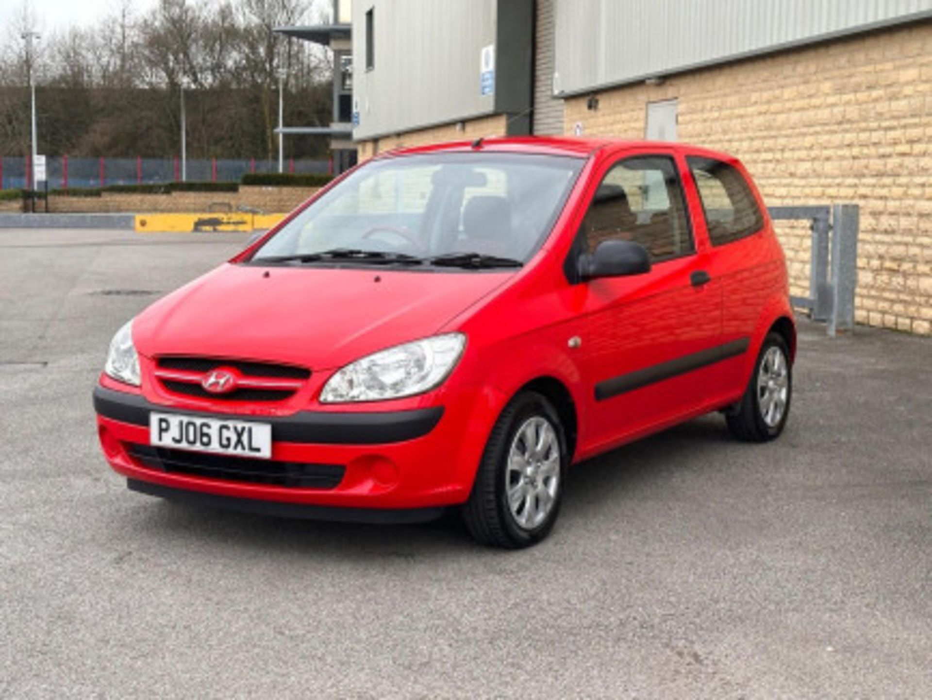 >>--NO VAT ON HAMMER--<< EFFICIENT AND STYLISH HYUNDAI GETZ 1.1 SE 3DR(ONLY 78 K MILES )