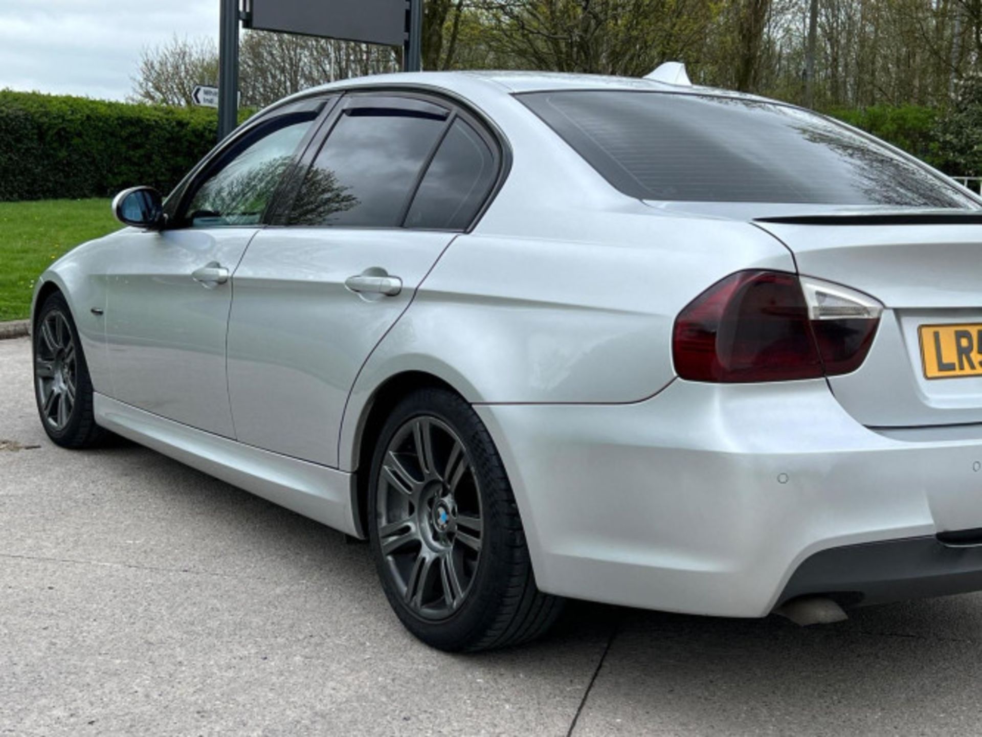 LUXURIOUS PERFORMANCE: 2006 BMW 3 SERIES 2.0 320D M SPORT AUTOMATIC >>--NO VAT ON HAMMER--<< - Bild 39 aus 98