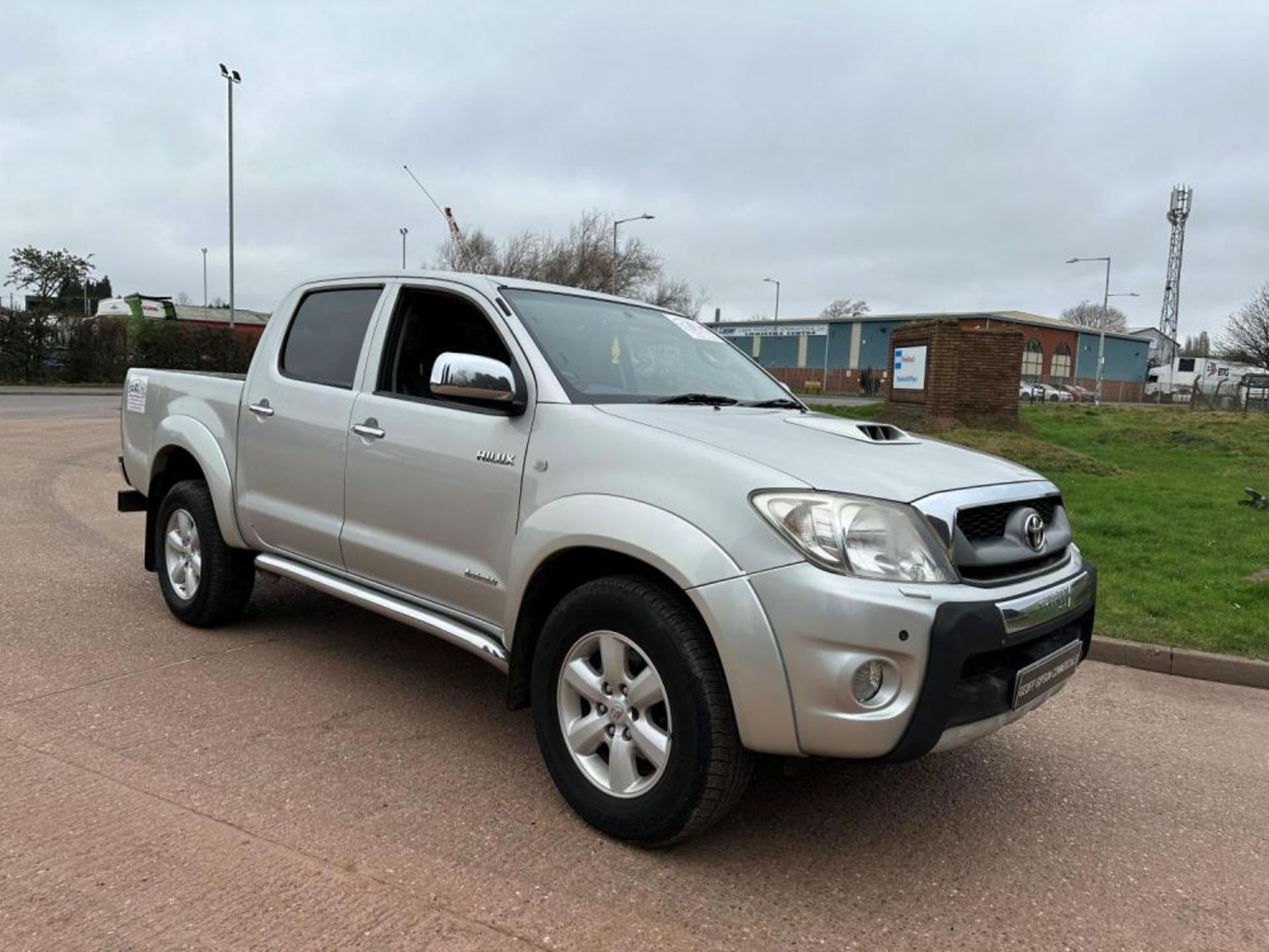 2011 TOYOTA HILUX INVINCIBLE D-4D 4X4