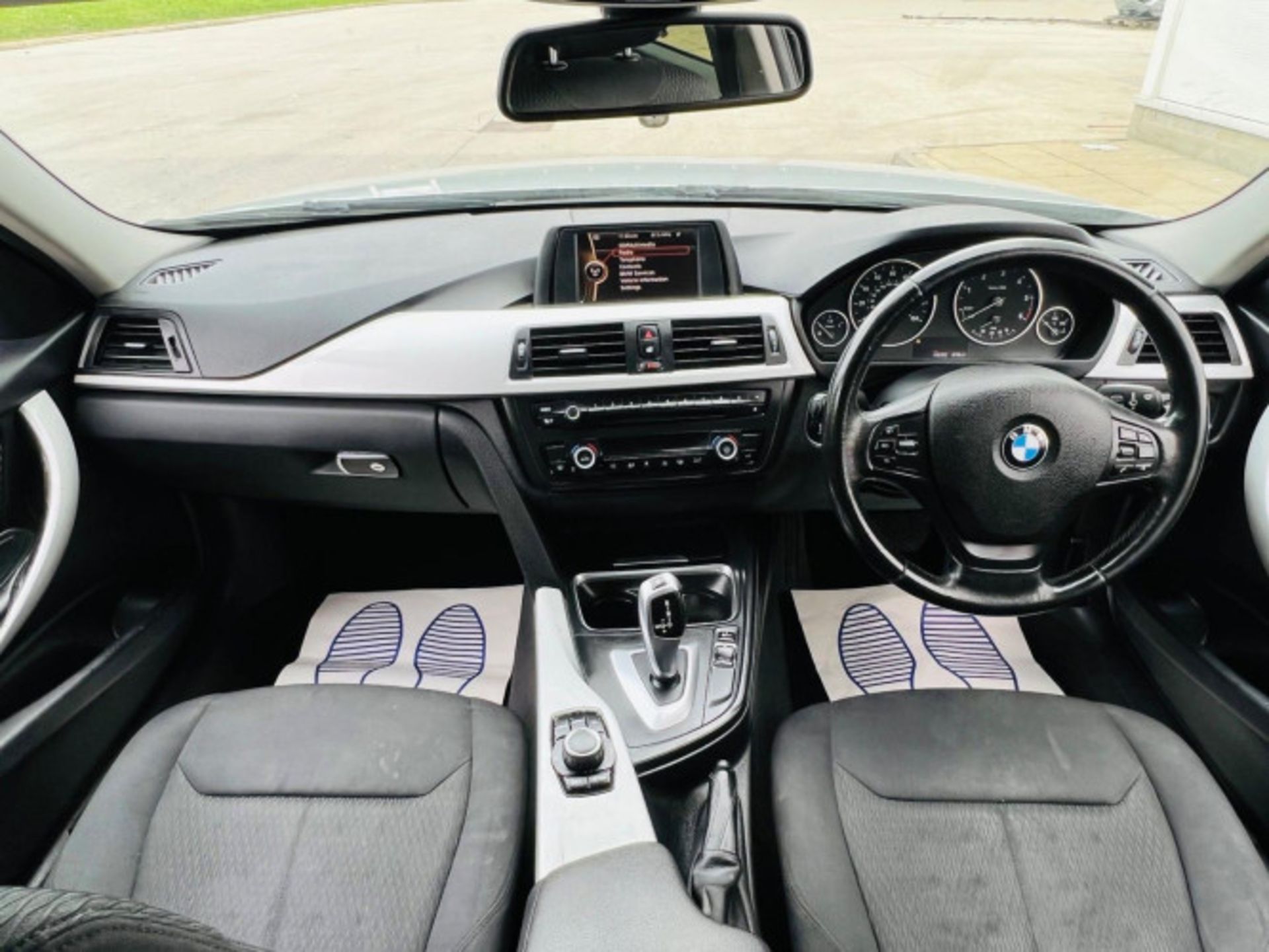 BMW 3 SERIES 2.0 DIESEL ED START STOP - A WELL-MAINTAINED GEM >>--NO VAT ON HAMMER--<< - Bild 168 aus 229