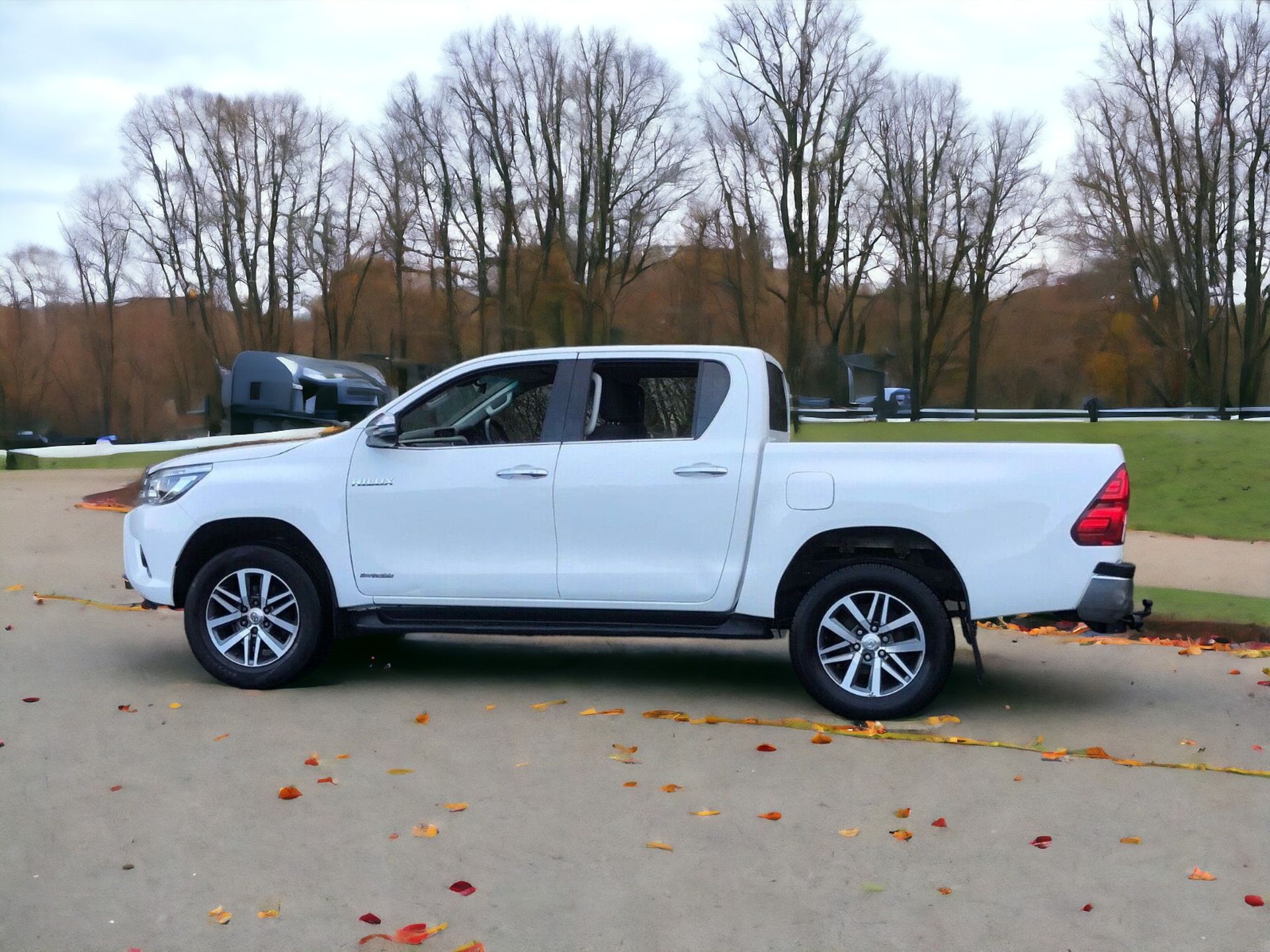 2018/18 TOYOTA HILUX 2.4 INVINCIBLE DOUBLE CAB OFF-ROAD VEHICLE >>--NO VAT ON HAMMER--<< - Image 9 of 15