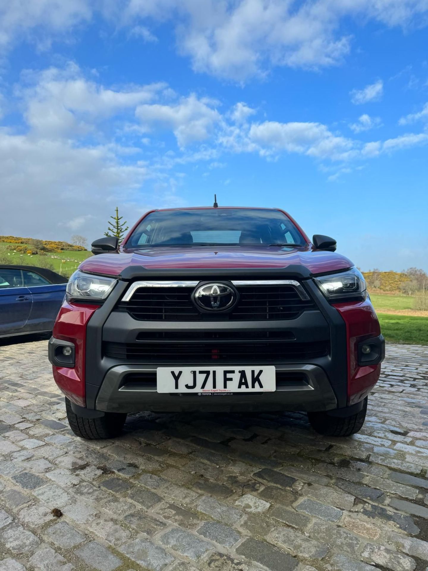 >>>SPECIAL CLEARANCE<<< 2021TOYOTA HILUX INVINCIBLE X - Image 2 of 5