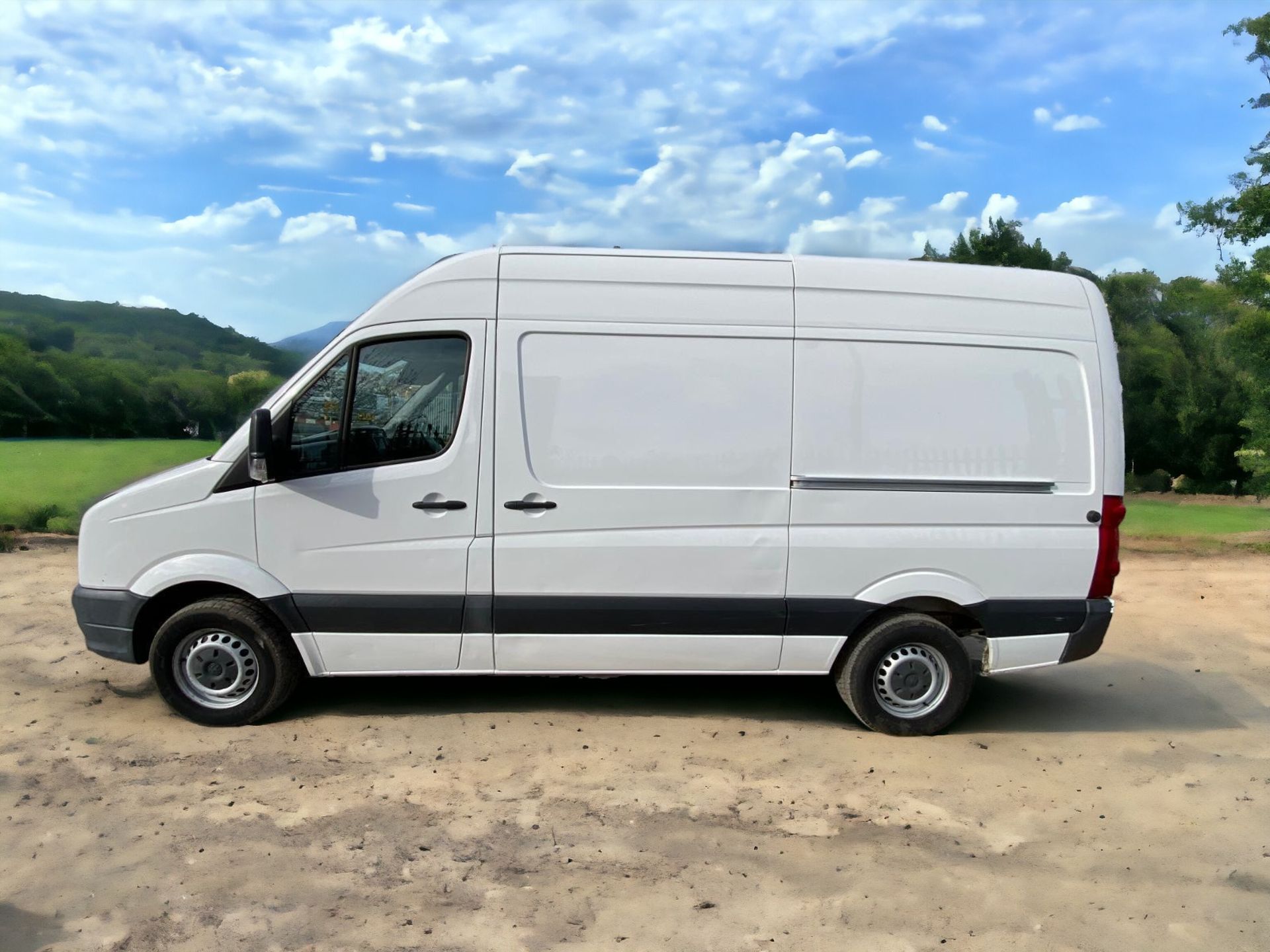 2016 VOLKSWAGEN CRAFTER 2.0 CR35 EURO 6 MWB - Image 4 of 8
