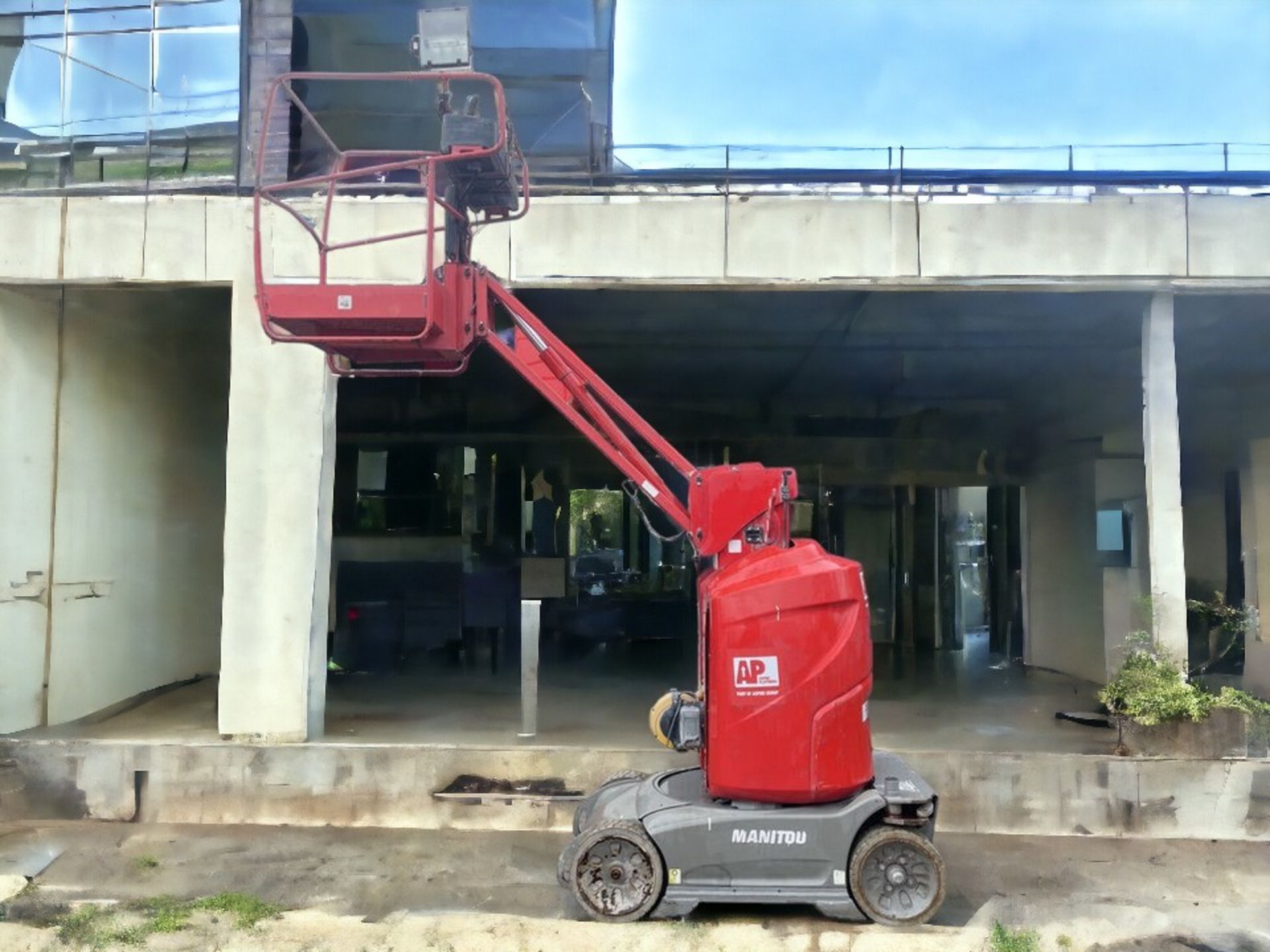 2018 MANITOU 100 VJR VERTICAL MAST LIFT - Image 7 of 12