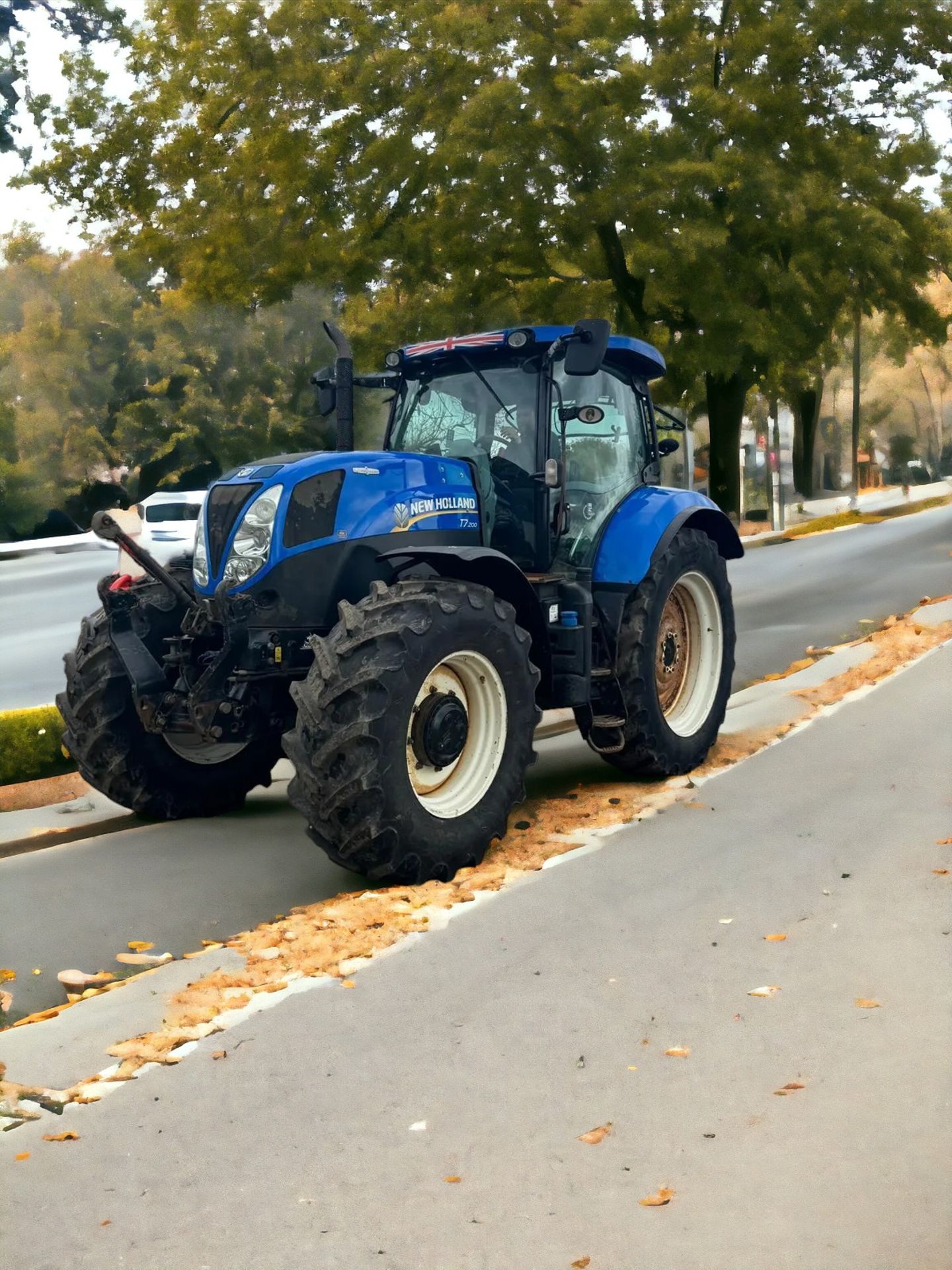 NEW HOLLAND T7.200 TRACTOR (2016) WITH FRONT LINKS AND AUTO COMMAND - Image 6 of 22