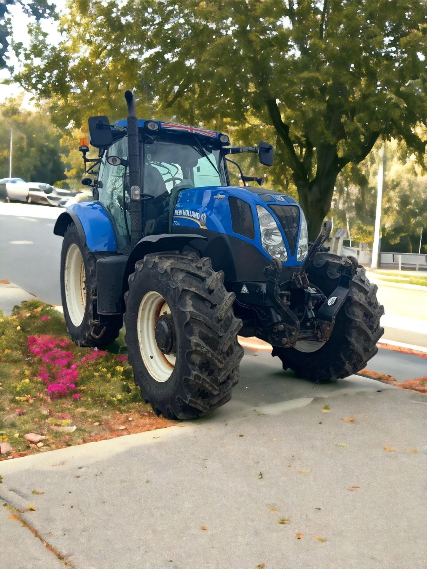NEW HOLLAND T7.200 TRACTOR (2016) WITH FRONT LINKS AND AUTO COMMAND - Image 2 of 22