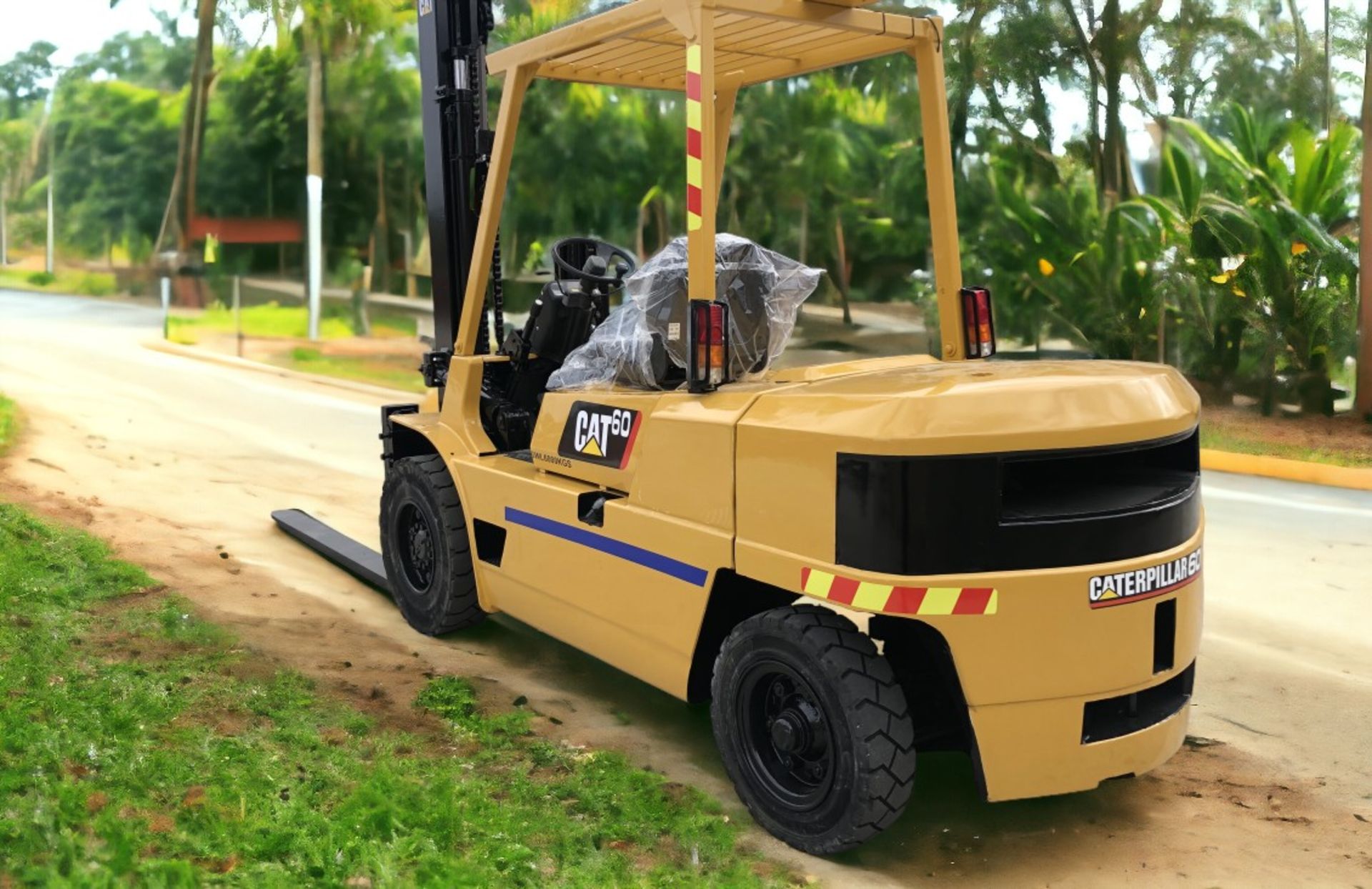 CAT DP 60 (6 TON ) DIESEL FORKLIFT - Image 4 of 9