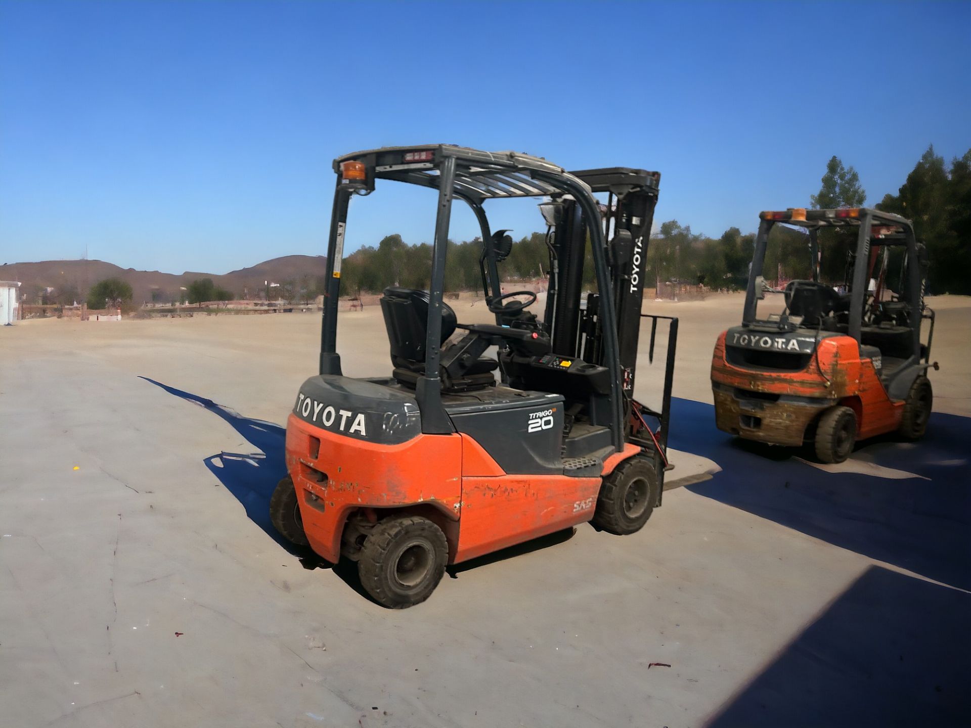 TOYOTA 8FBM20T ELECTRIC FORKLIFT - EFFICIENT MATERIAL HANDLING SOLUTION **(INCLUDES CHARGER)** - Image 4 of 4