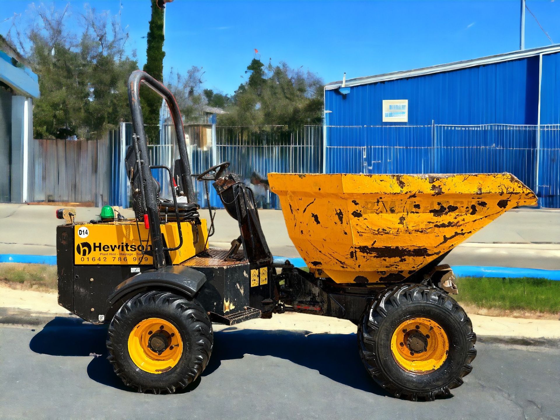 : 2015 JCB 3TSTM 3T SWIVEL DUMPER - RELIABLE PERFORMANCE