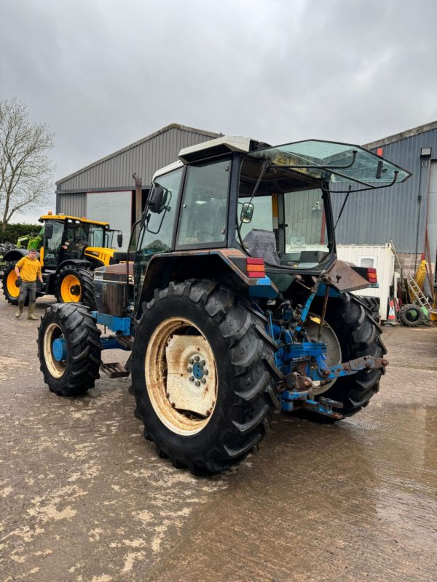 RELIABLE FORD 6640 SL TRACTOR READY FOR ACTION! - Image 4 of 12