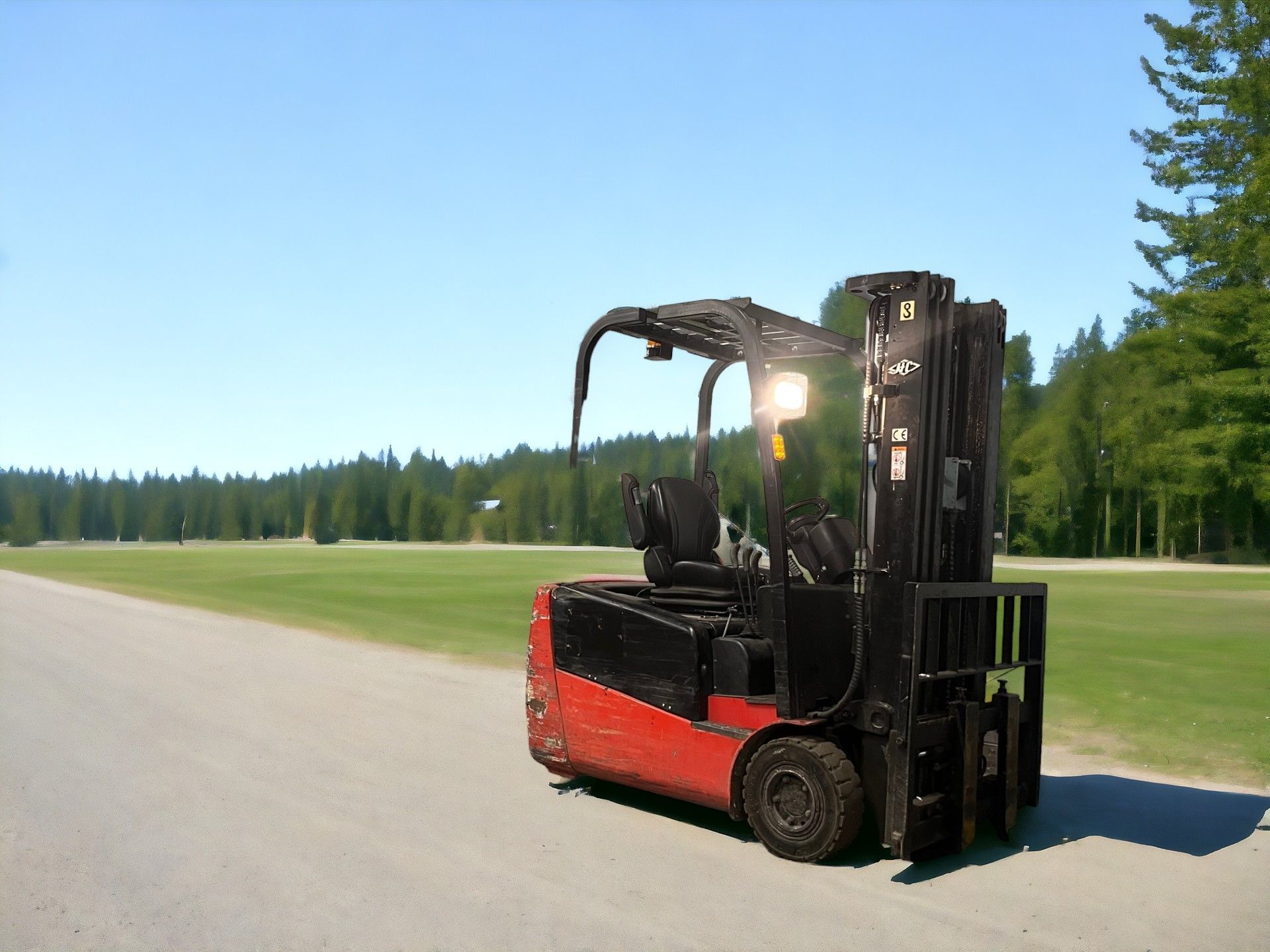 WHEEL FORKLIFT CPCD18J: RELIABLE PERFORMANCE FOR YOUR WAREHOUSE NEEDS **(INCLUDES CHARGER)** - Bild 3 aus 5