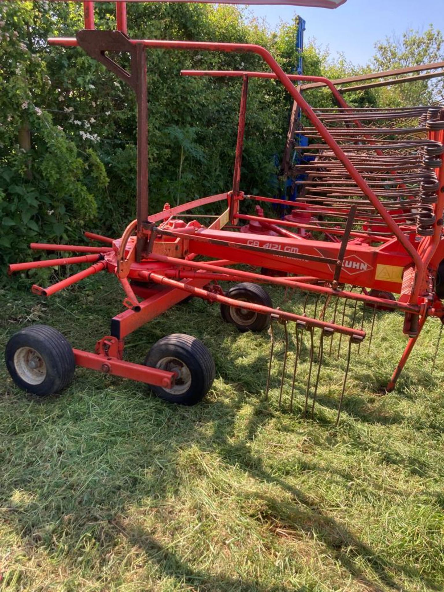 KUHN GA 4121GM SINGLE ROTOR RAKE. - Image 2 of 4