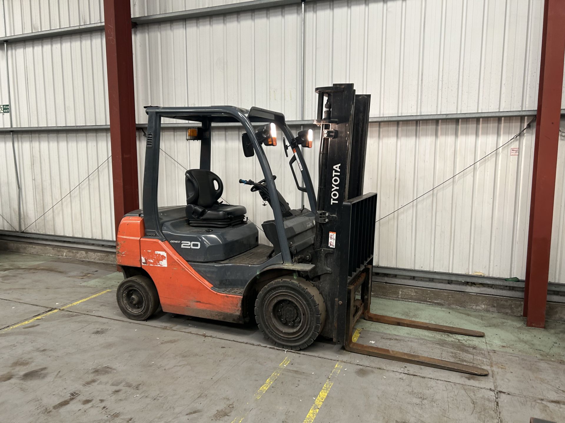 TOYOTA 52-8FDF20 DIESEL FORKLIFT: PRECISION, POWER, AND PERFORMANCE - Image 3 of 5