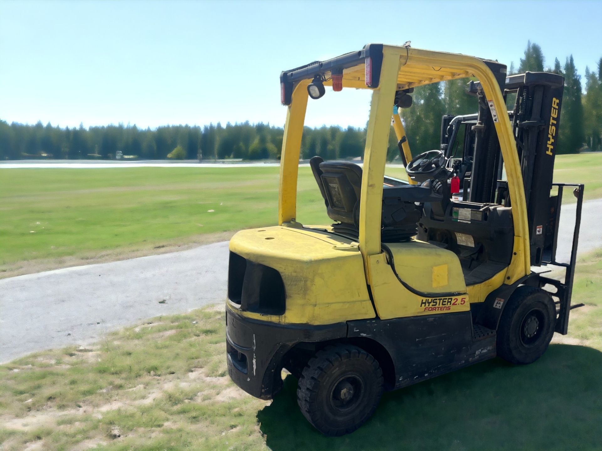 YEAR - 2012 HYSTER H2.5FT DIESEL FORKLIFT - Image 5 of 6