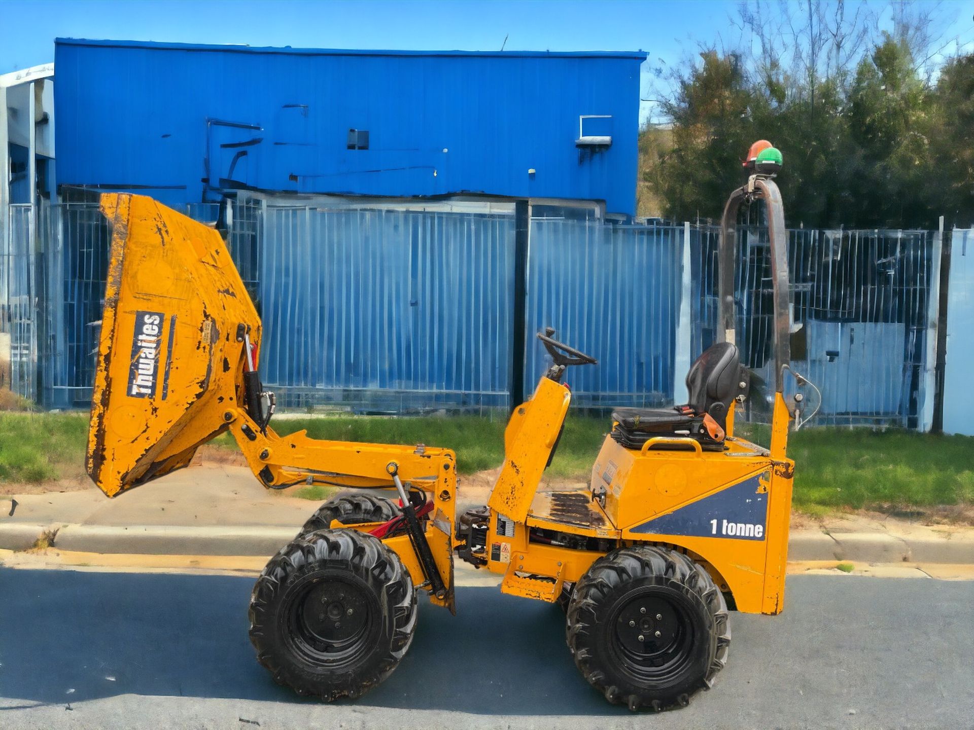 "EFFICIENT HANDLING: 2016 THWAITES 1 TONNE HI-TIP DUMPER - LOW HOURS, HIGH PERFORMANCE!" - Image 5 of 8