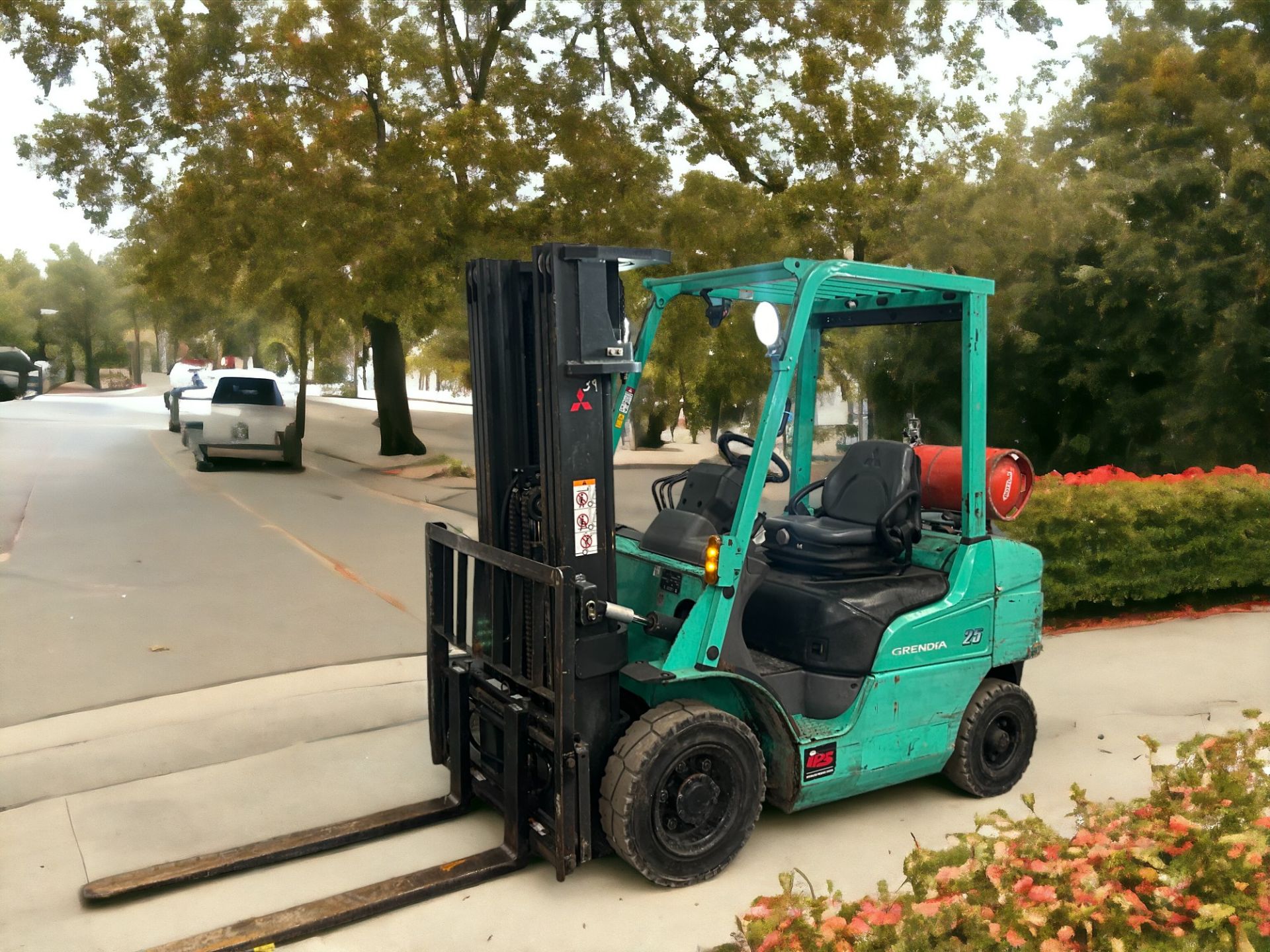 MITSUBISHI LPG FORKLIFT - MODEL FG25NT (2014) - Image 3 of 5