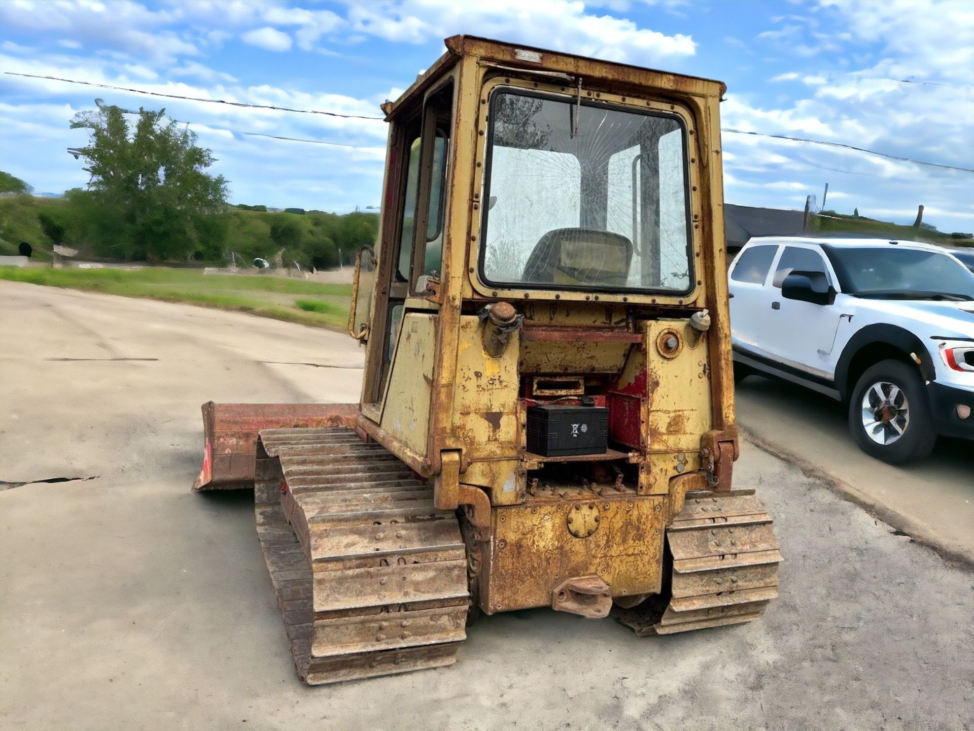 CATERPILLAR D3C BULLDOZER - Image 4 of 23