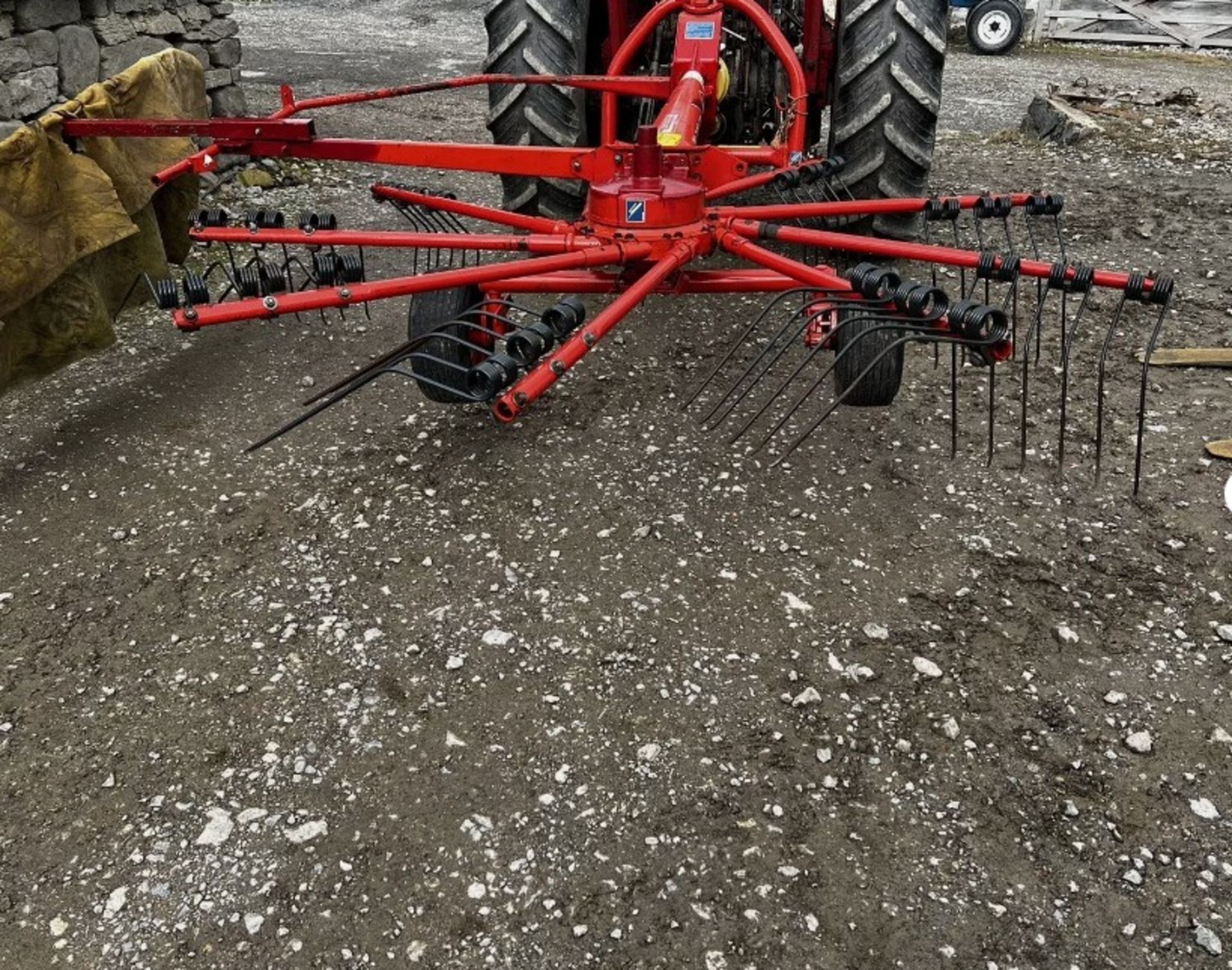 KUHN GA 300 GM HAY RAKE - ENHANCE YOUR HAYMAKING EFFICIENCY - Image 2 of 5