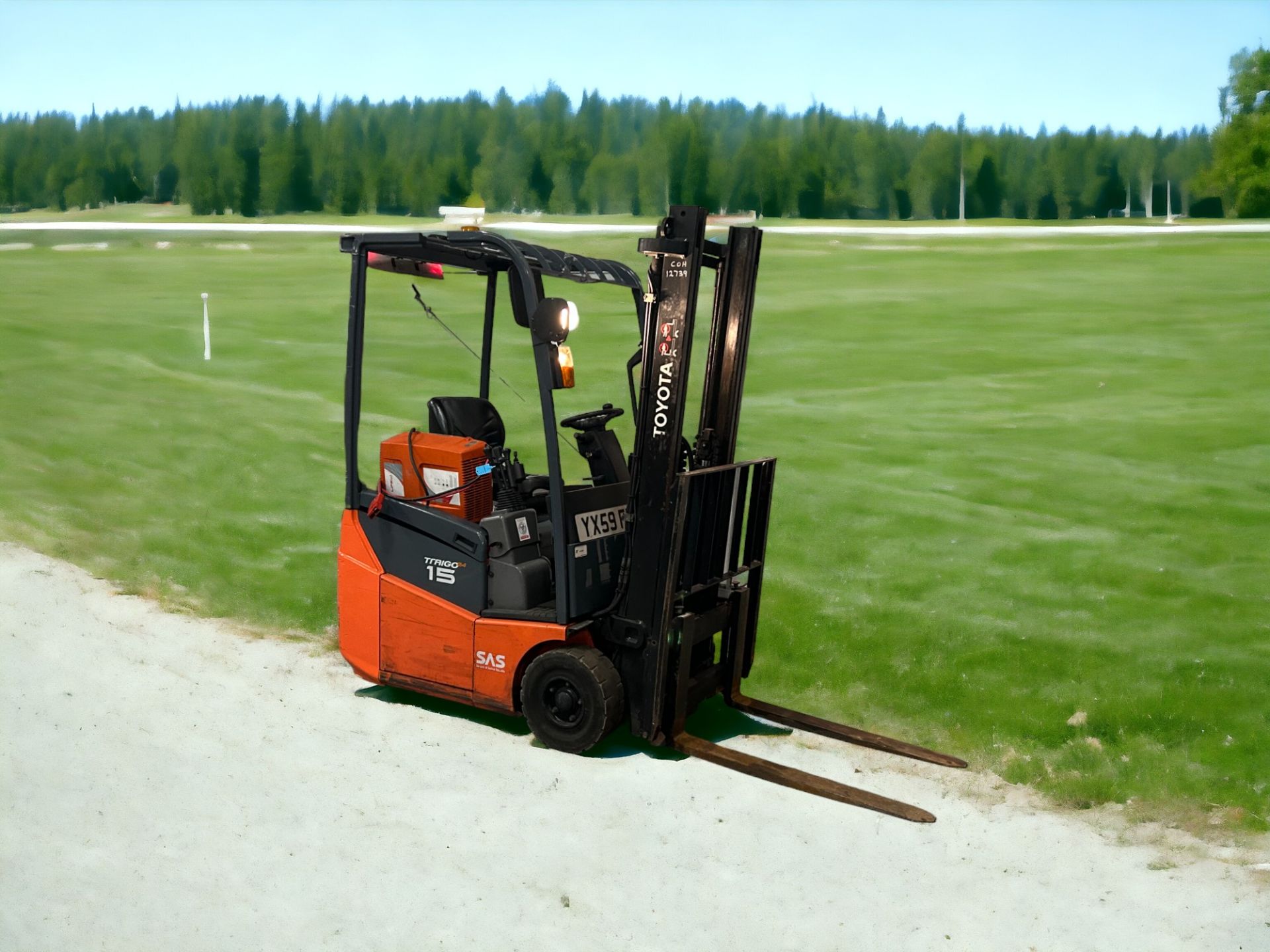 TOYOTA 7FBEST15 ELECTRIC FORKLIFT **(INCLUDES CHARGER)** - Image 6 of 8