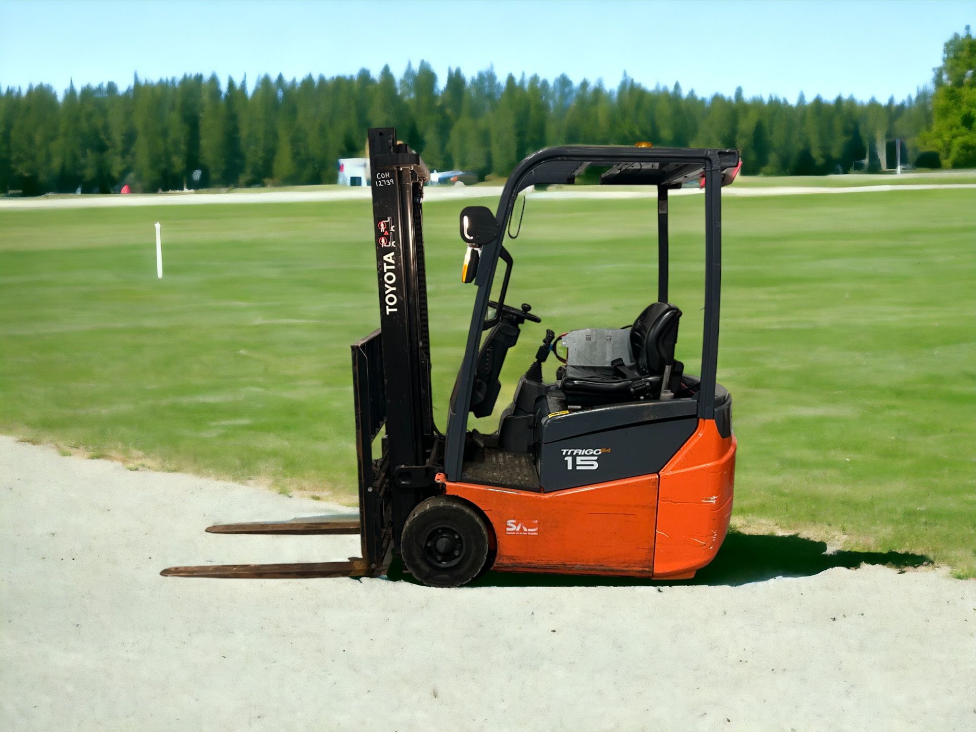 TOYOTA 7FBEST15 ELECTRIC FORKLIFT **(INCLUDES CHARGER)**