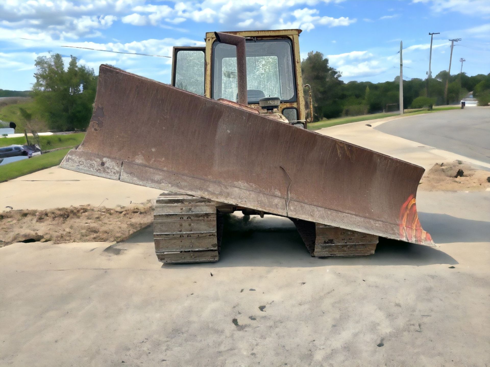 CATERPILLAR D3C BULLDOZER - Image 8 of 23